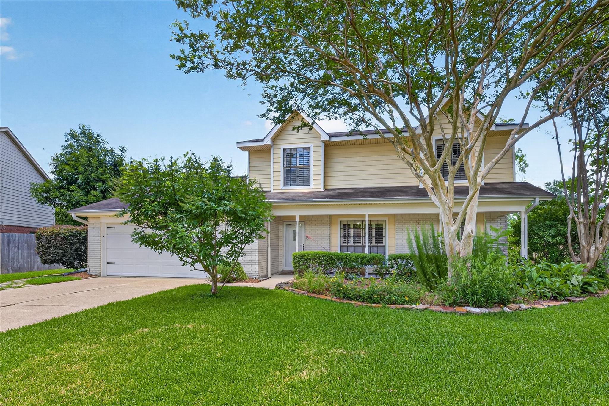 15806 Imperial Falls Court Property Photo 2
