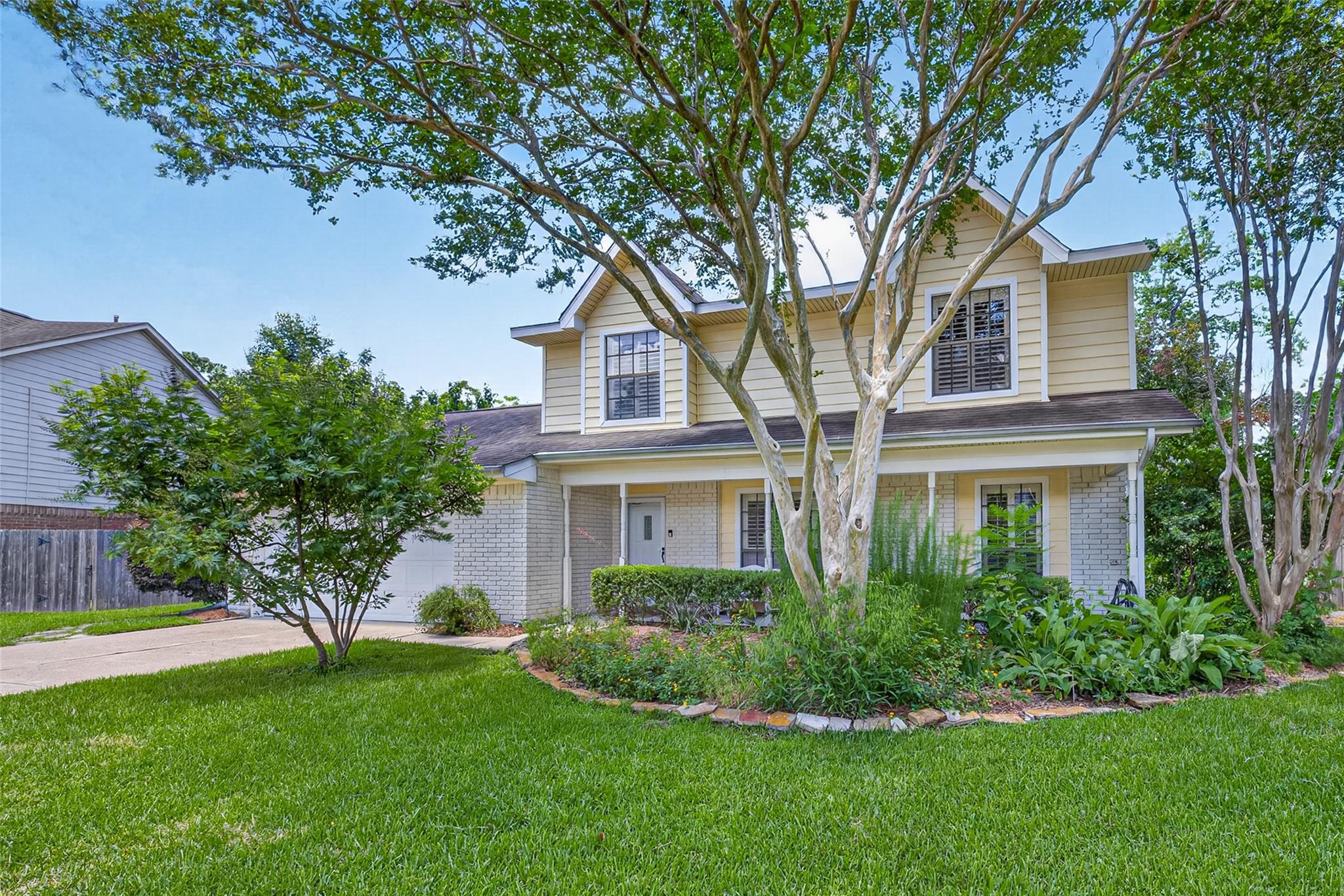 15806 Imperial Falls Court Property Photo 3