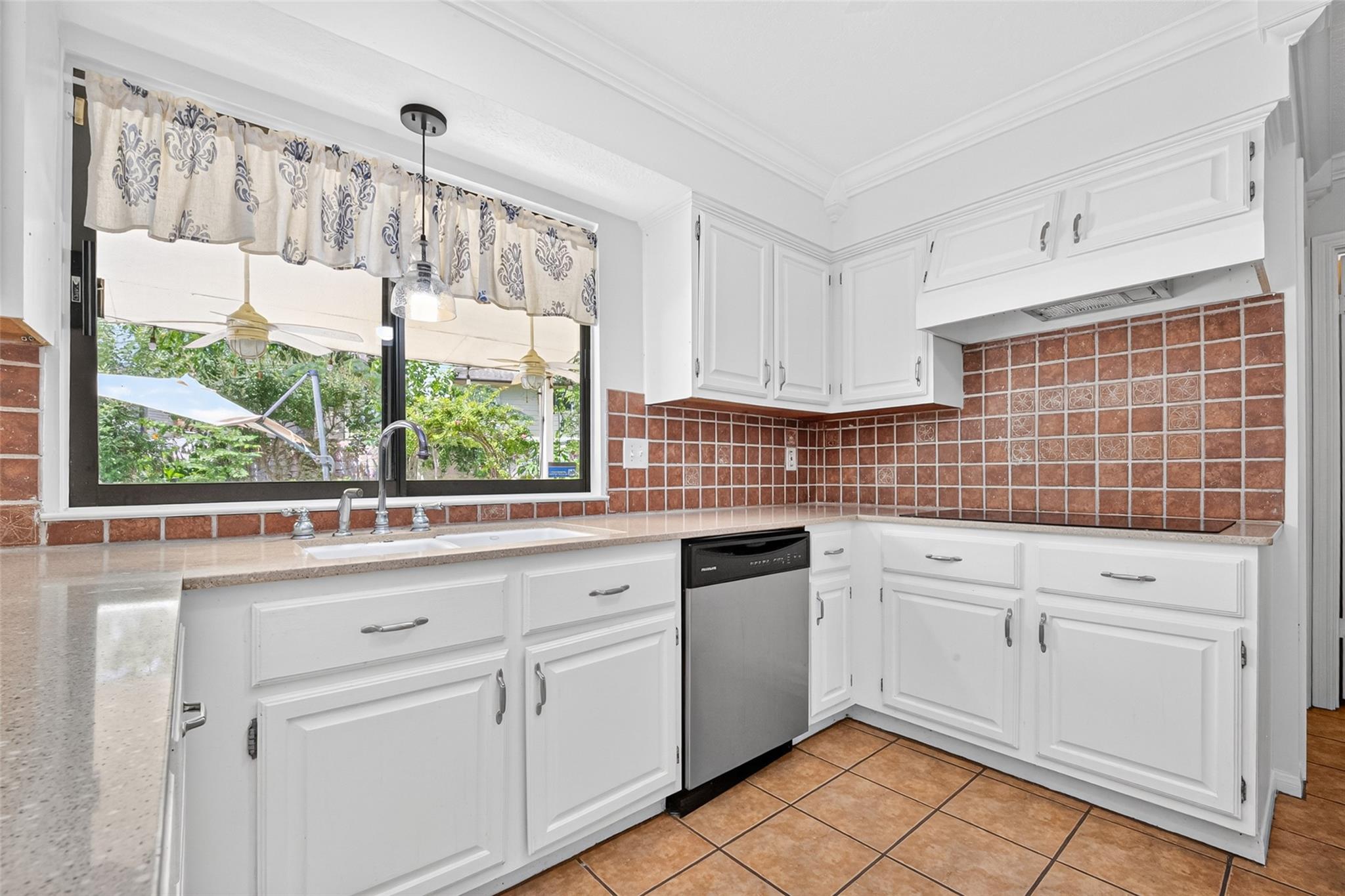 15806 Imperial Falls Court Property Photo 17