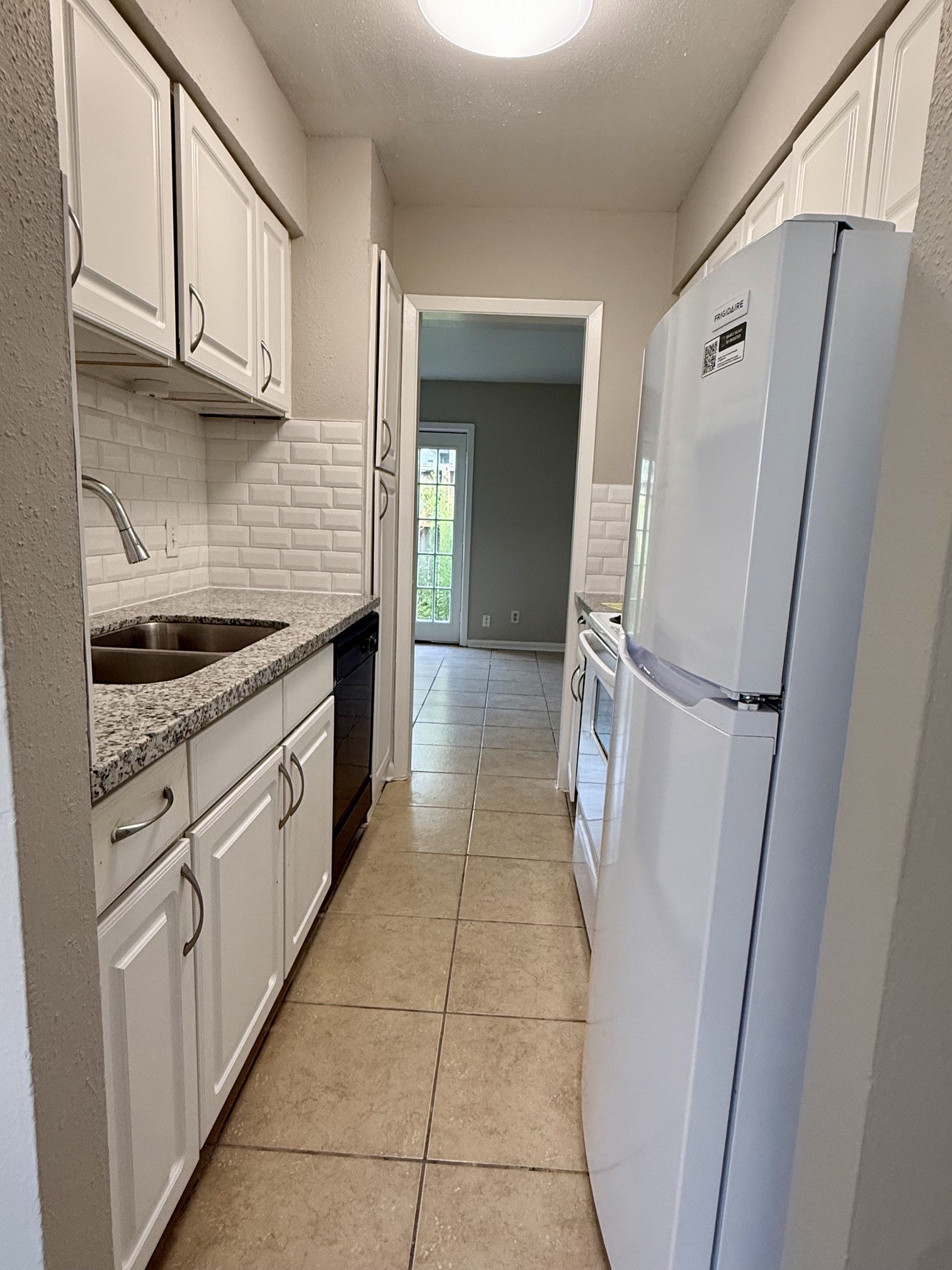 1518 Wirt Road 6 Property Photo 4