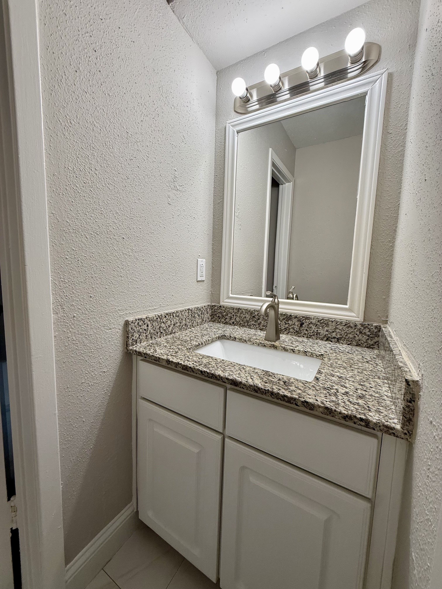 1518 Wirt Road 6 Property Photo 10