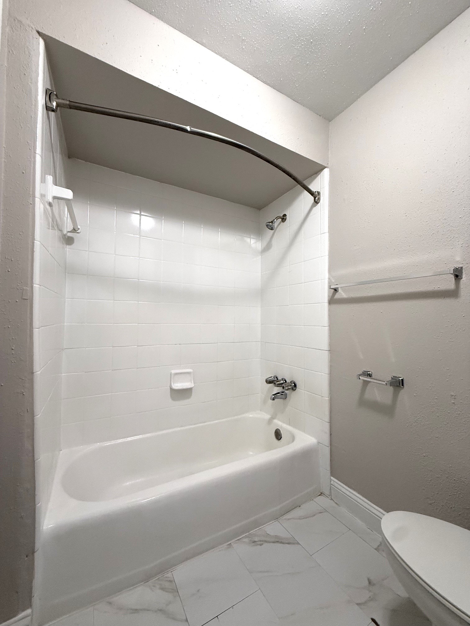 1518 Wirt Road 6 Property Photo 11