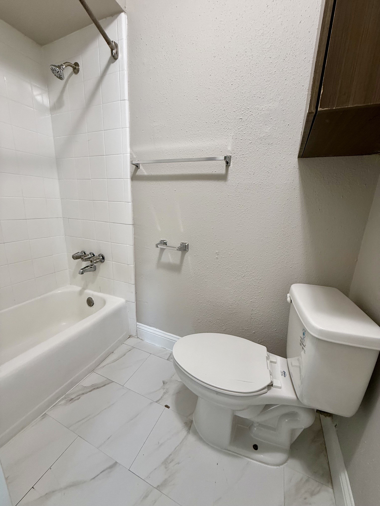 1518 Wirt Road 6 Property Photo 12
