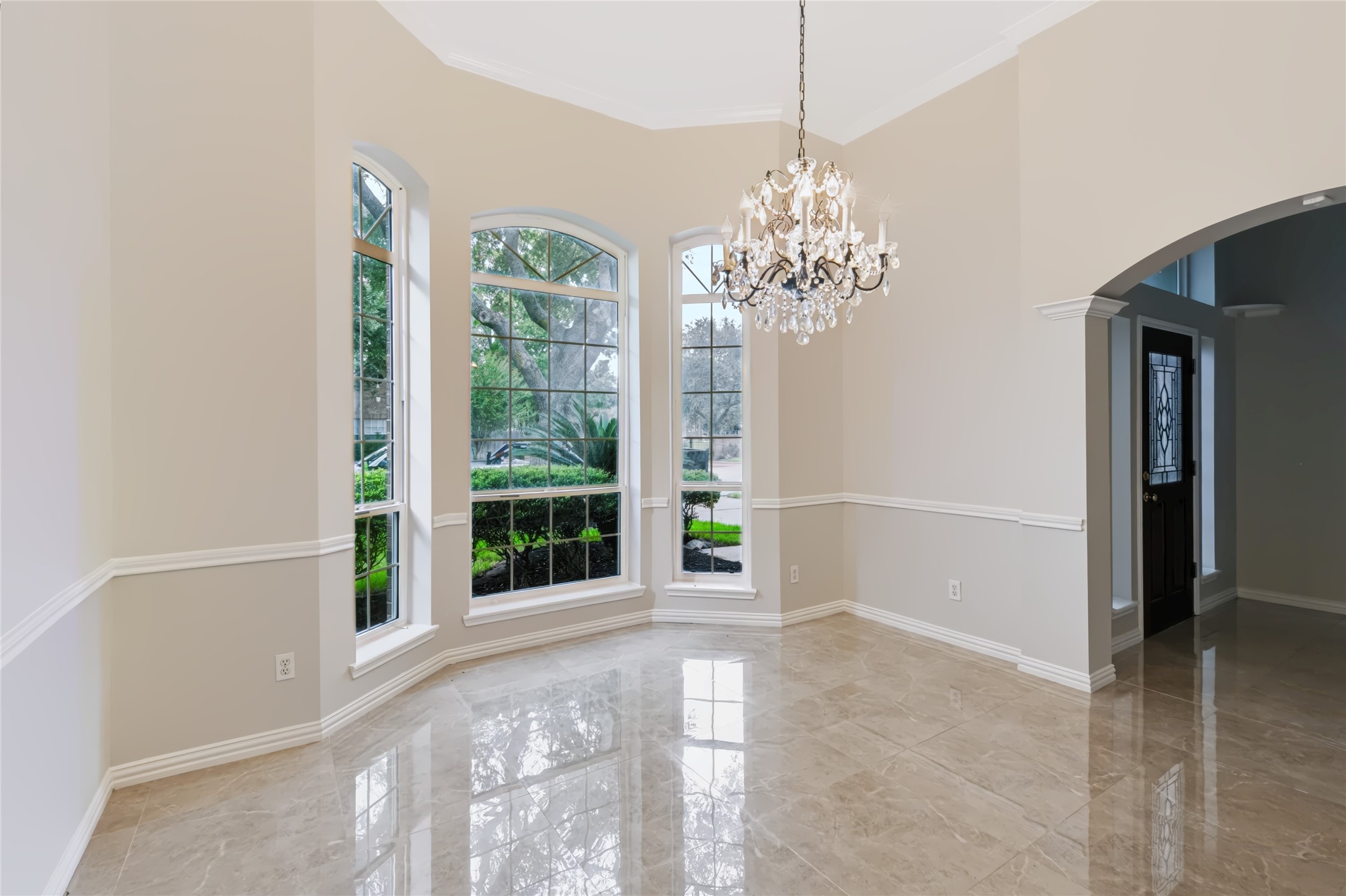 21515 Santa Clara Drive Property Photo 4