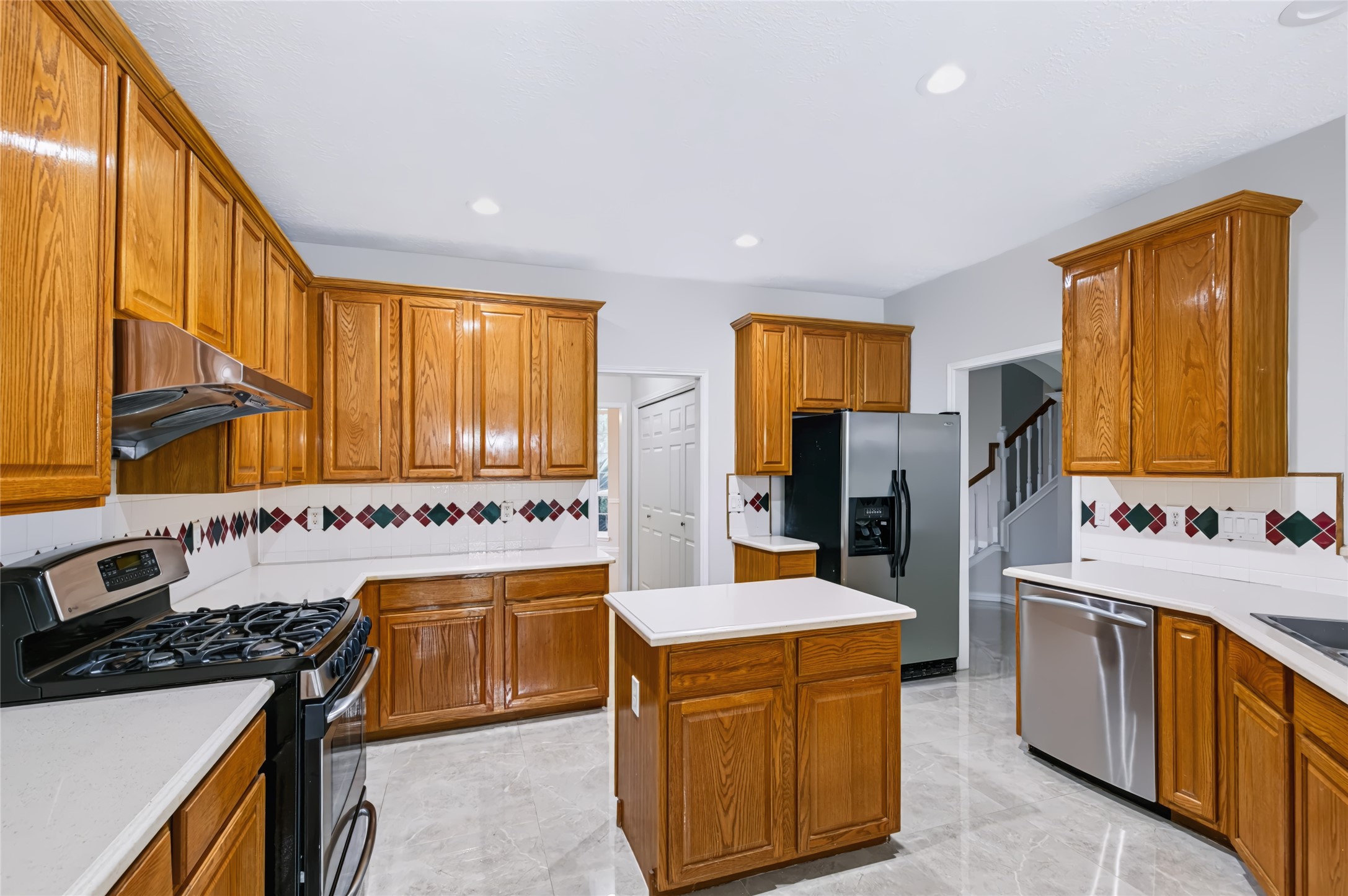 21515 Santa Clara Drive Property Photo 7