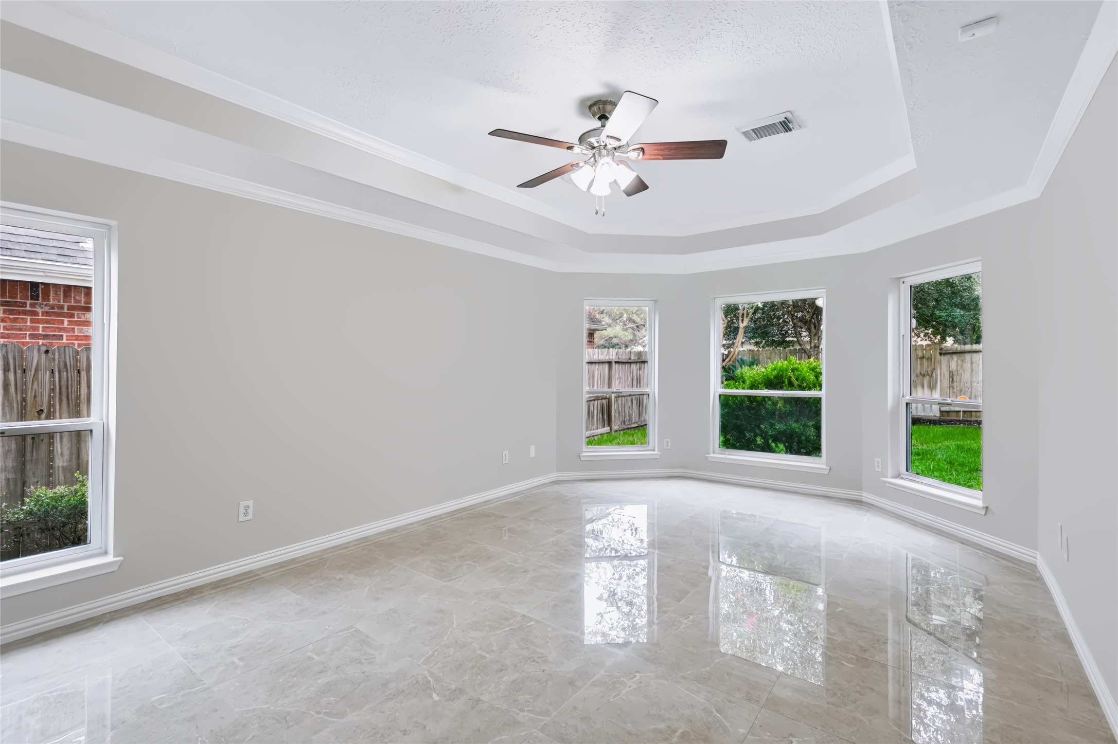 21515 Santa Clara Drive Property Photo 14