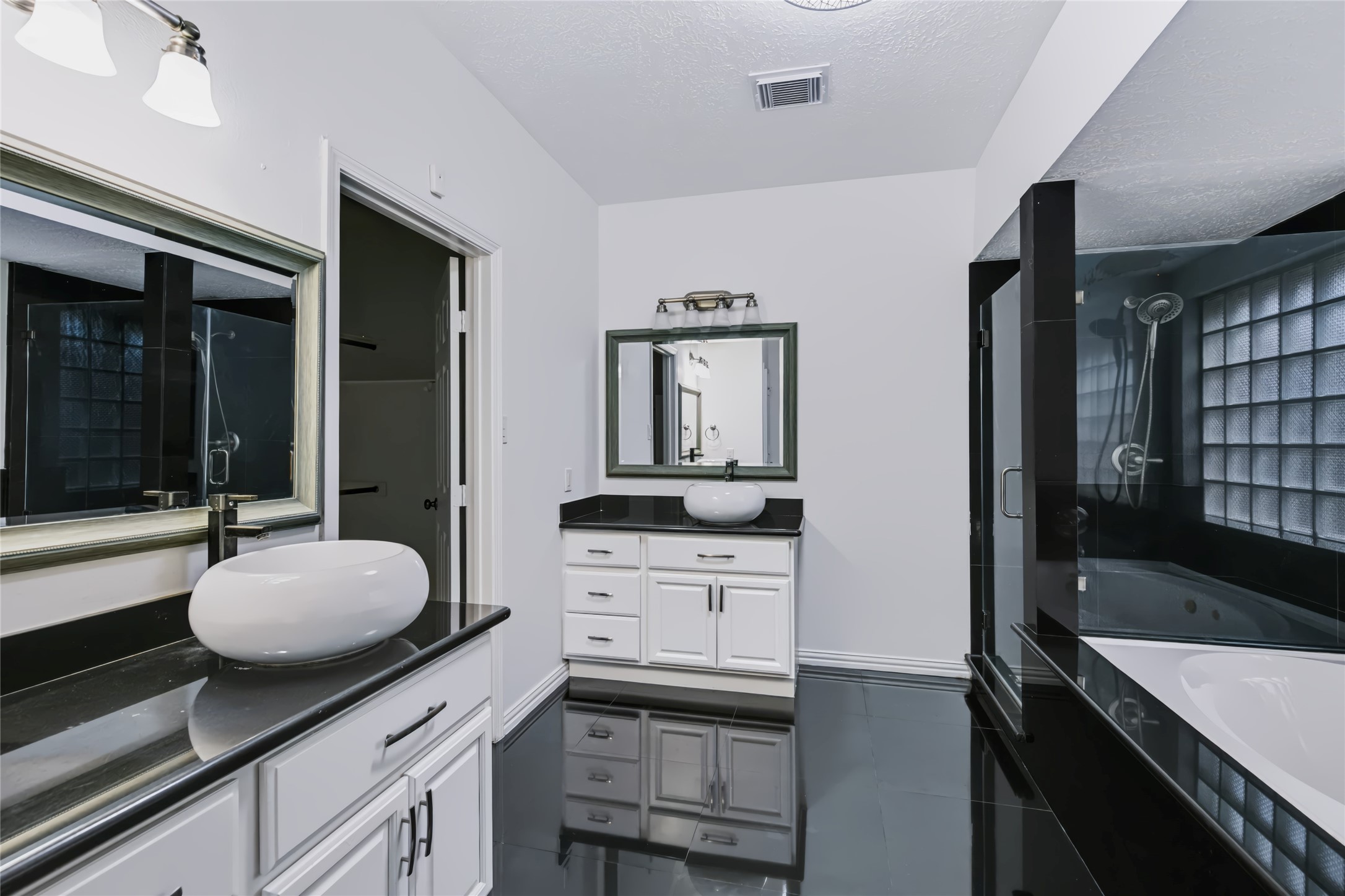 21515 Santa Clara Drive Property Photo 16