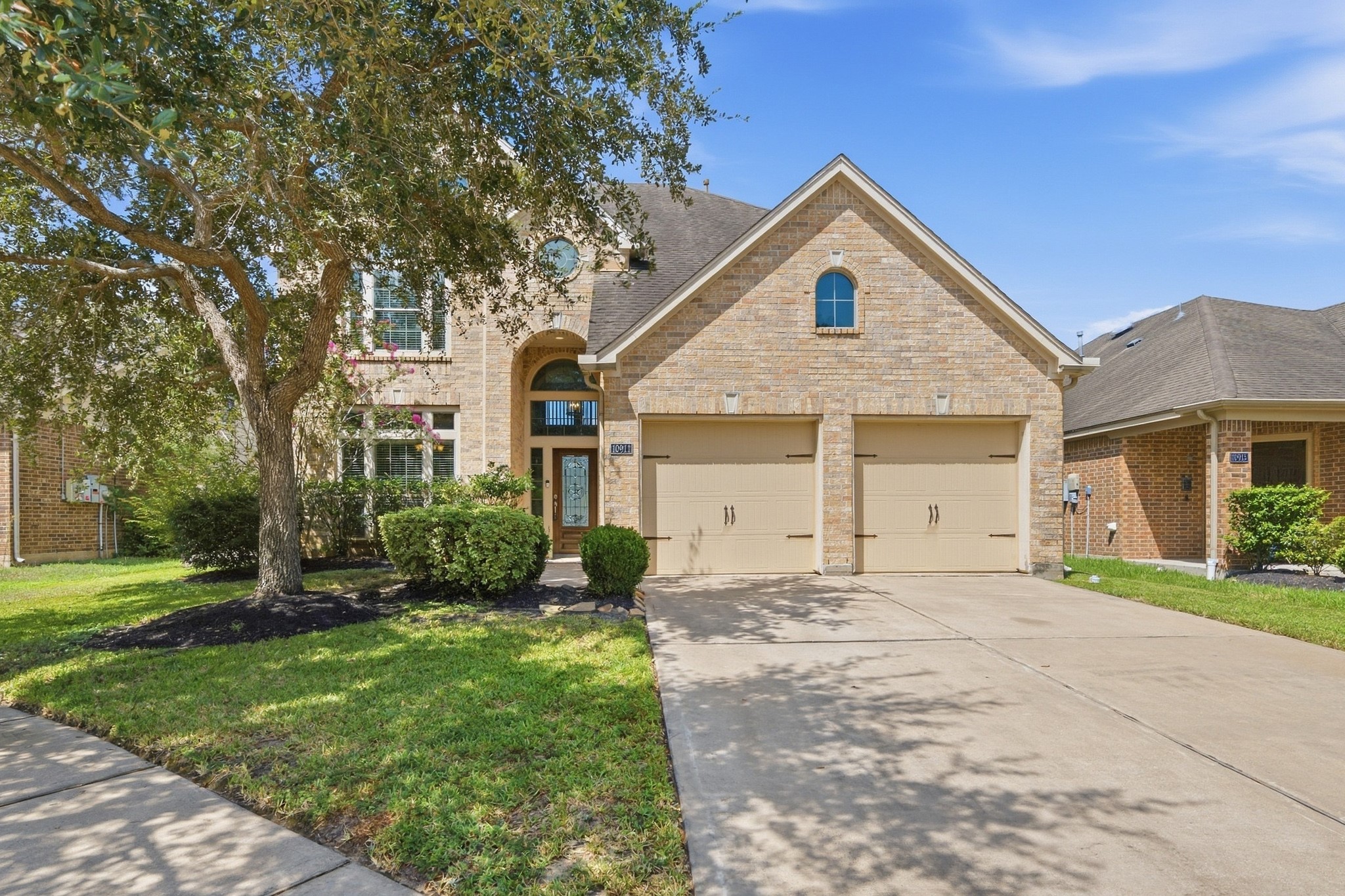 10911 Starling Creek Drive Property Photo 1