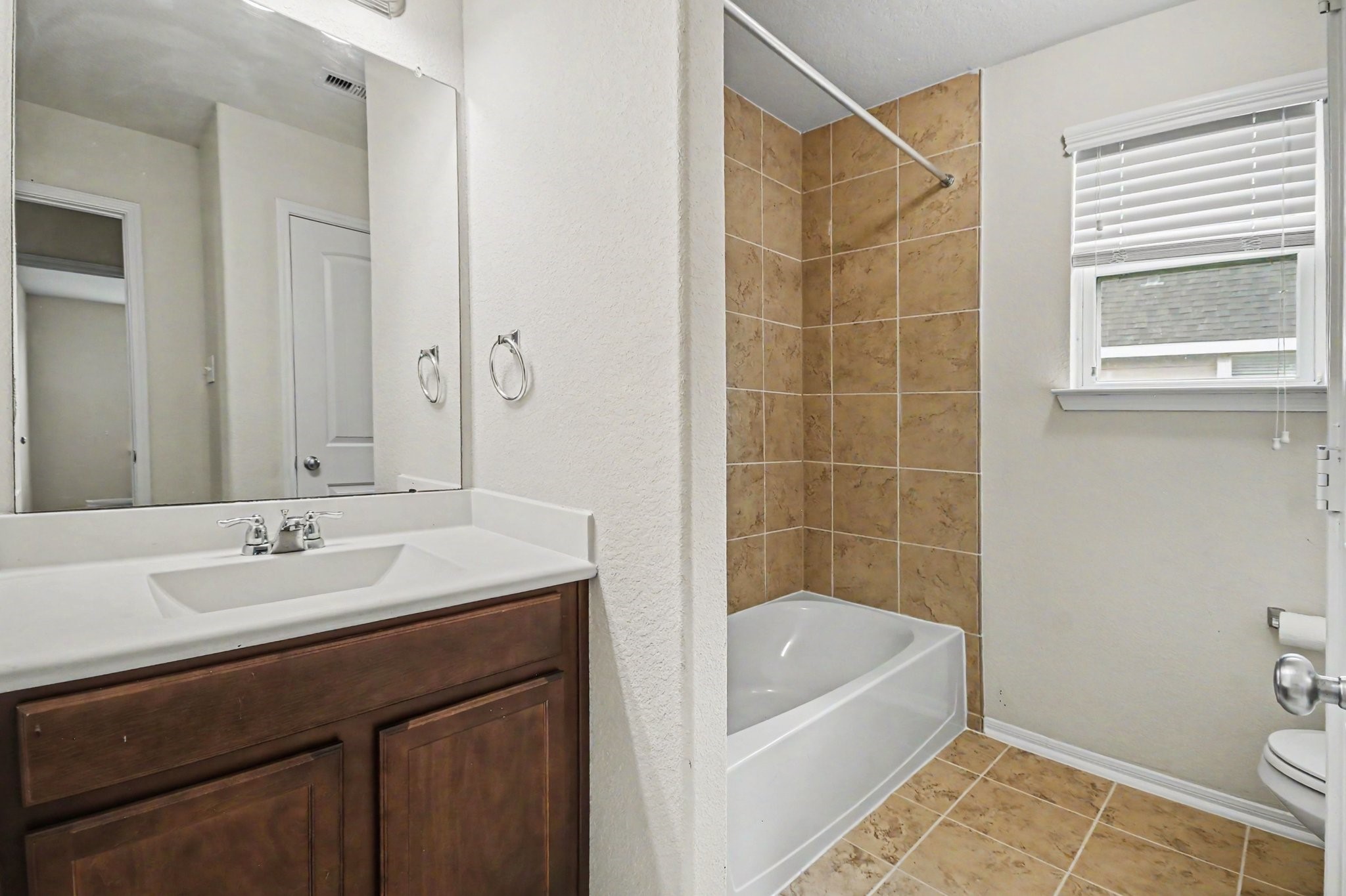 1439 Barras Street Property Photo 38