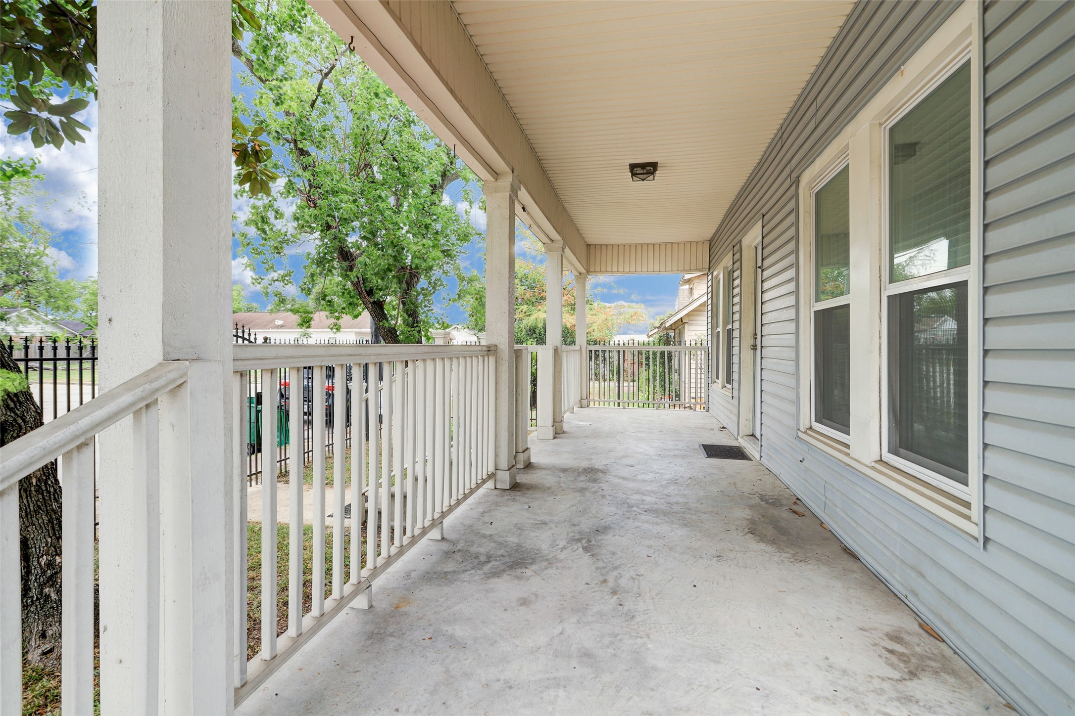 2333 Lidstone Street Property Photo 7