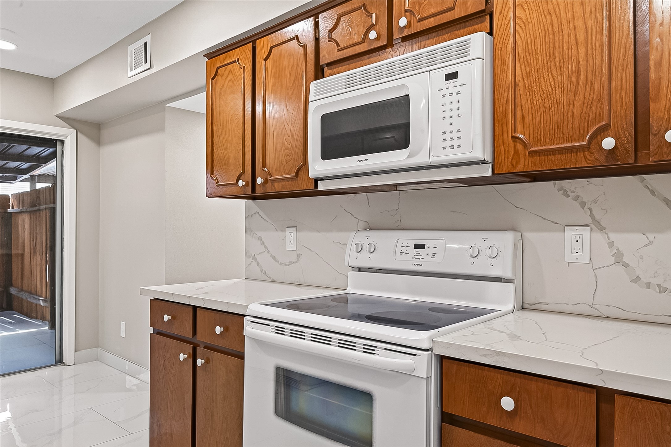 6649 De Moss Drive 649 Property Photo 11