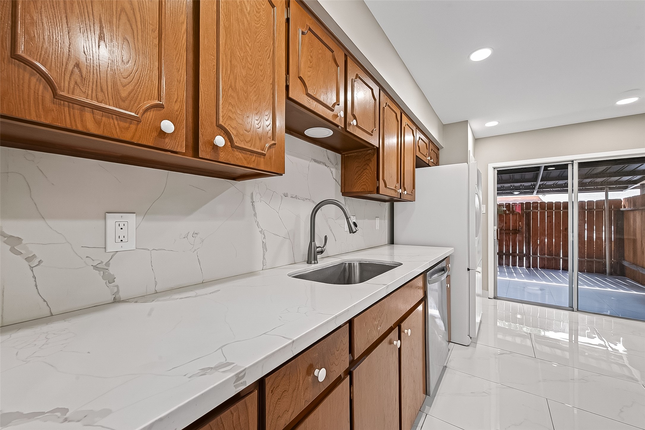 6649 De Moss Drive 649 Property Photo 12