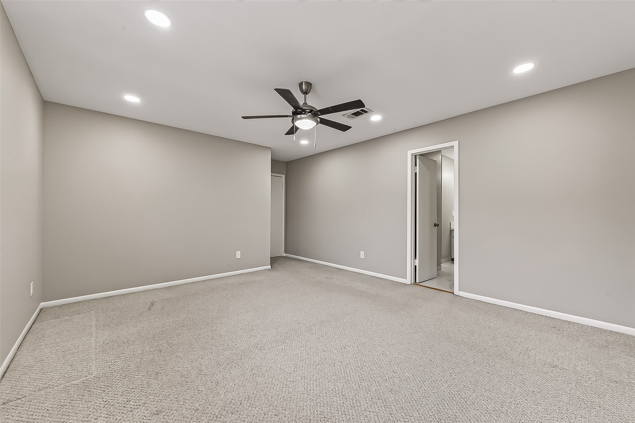 6649 De Moss Drive 649 Property Photo 27