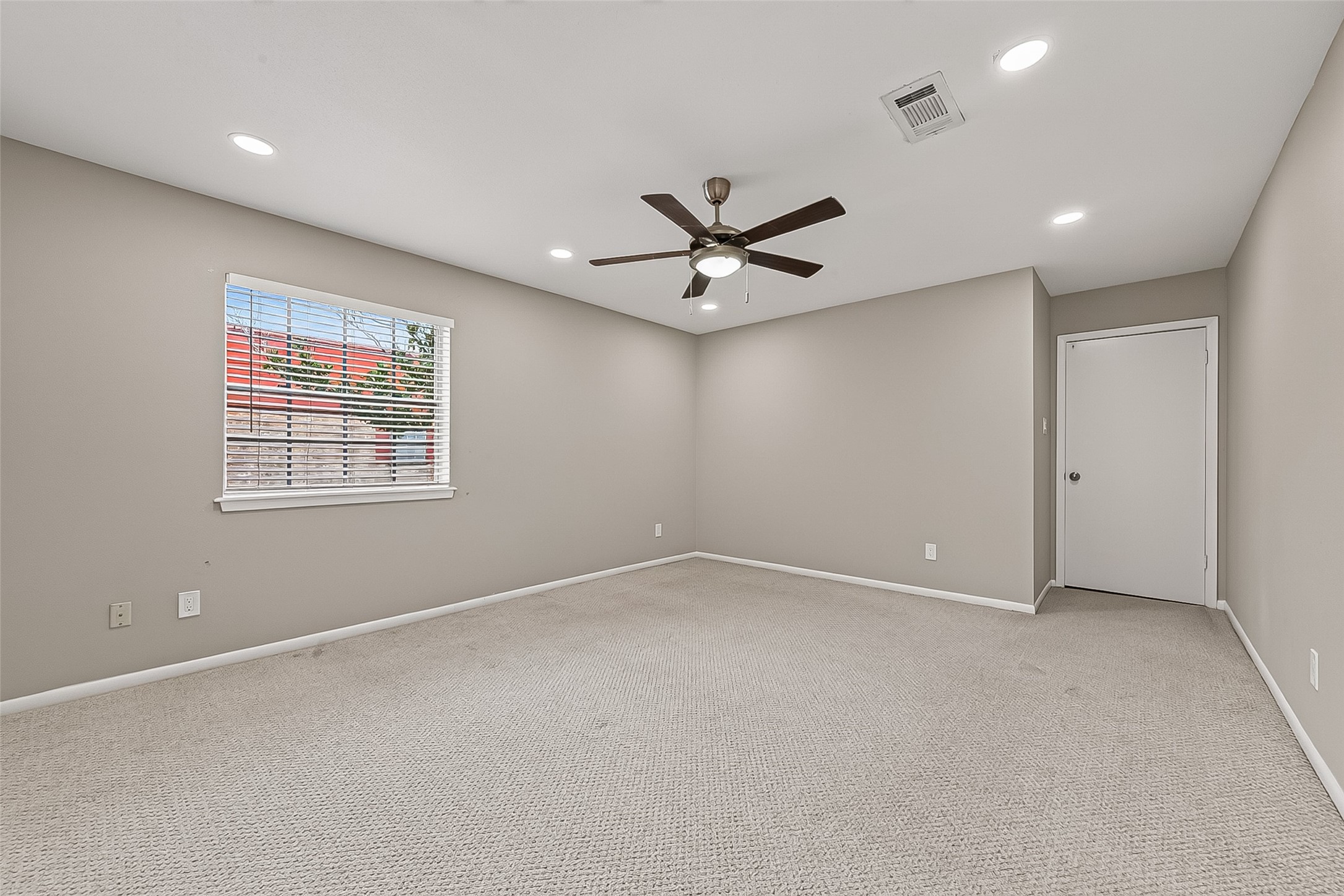 6649 De Moss Drive 649 Property Photo 28
