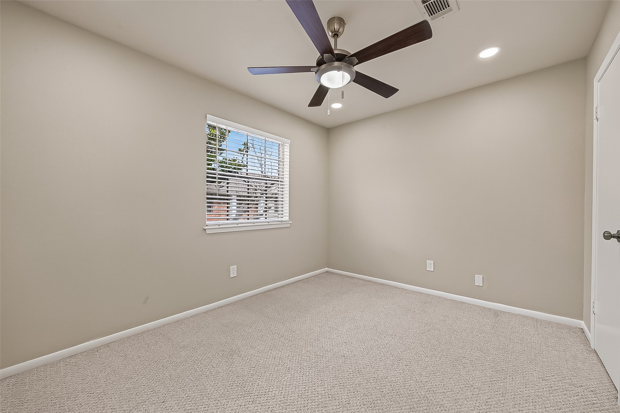 6649 De Moss Drive 649 Property Photo 36