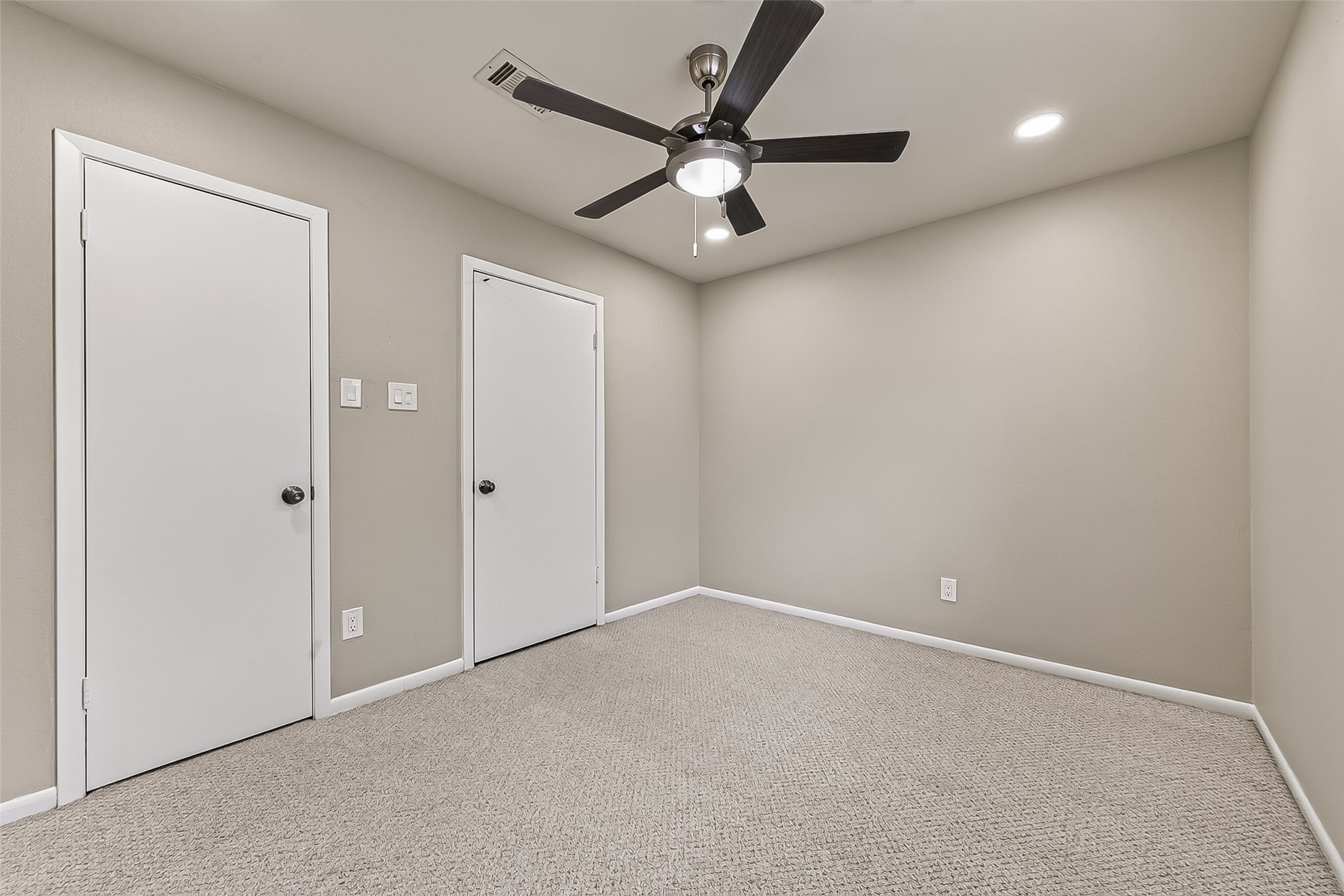 6649 De Moss Drive 649 Property Photo 37