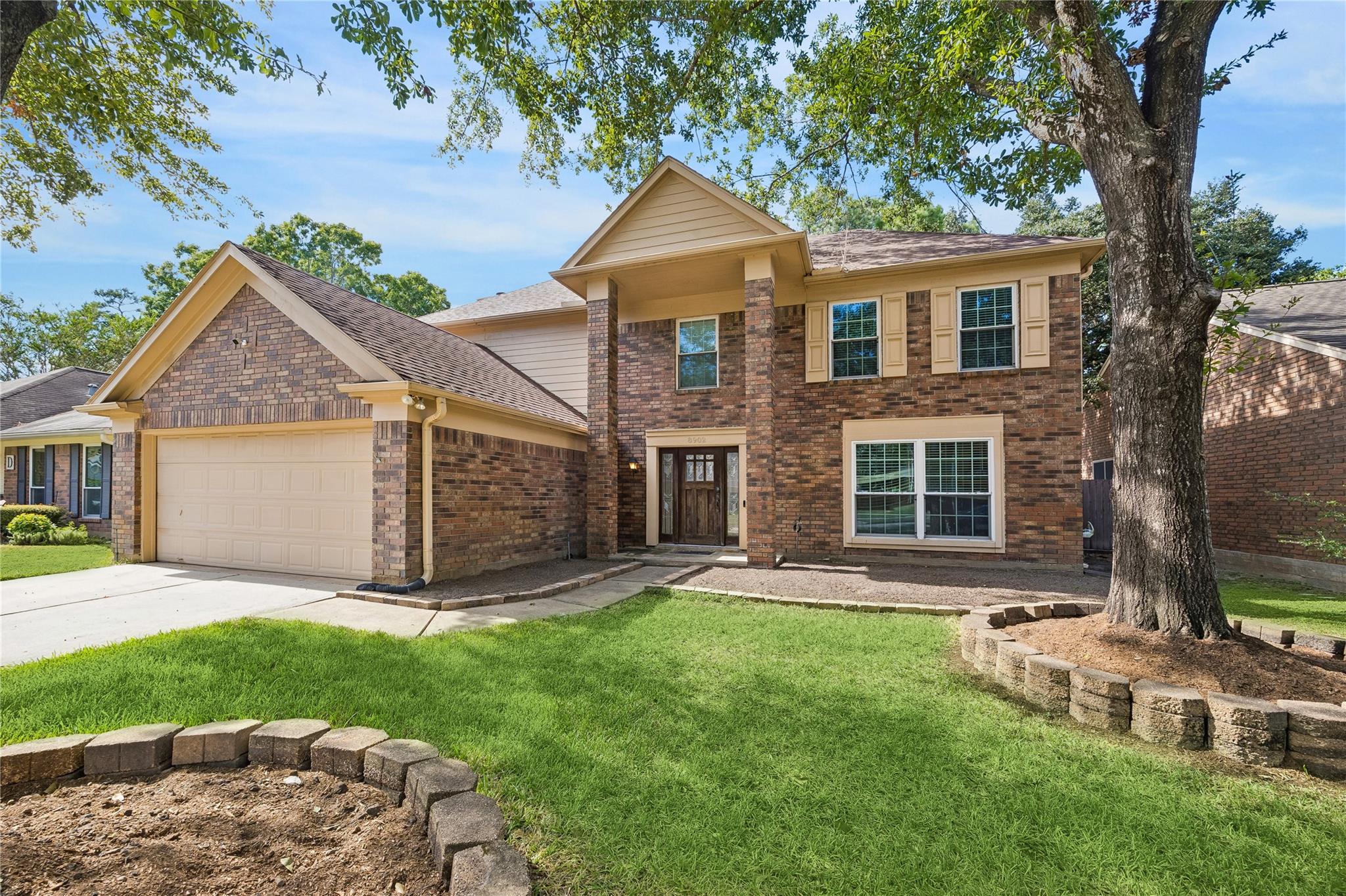 8902 Stoney Bend Drive Property Photo 1