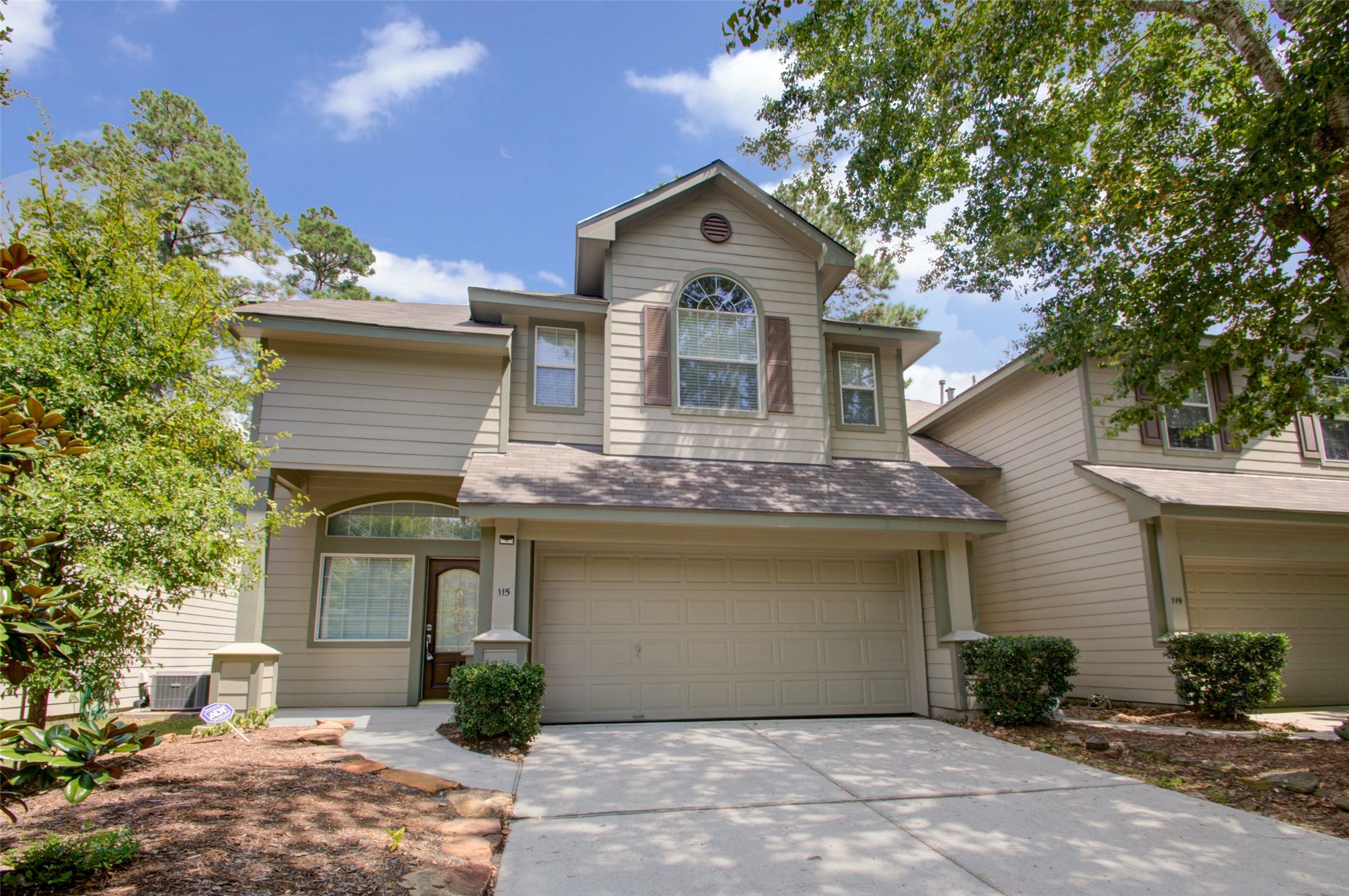 115 W Burberry Circle Property Photo 1