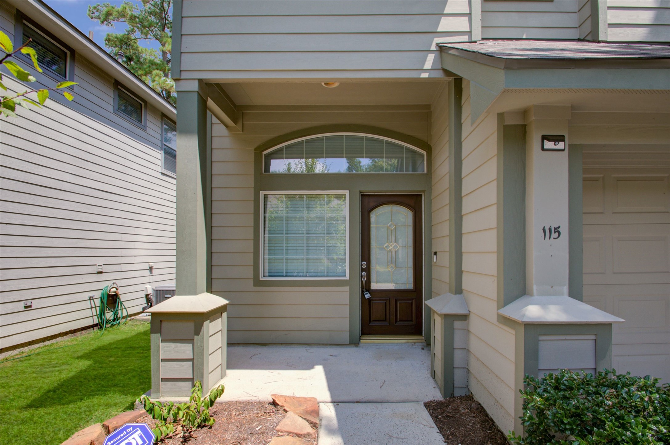 115 W Burberry Circle Property Photo 2