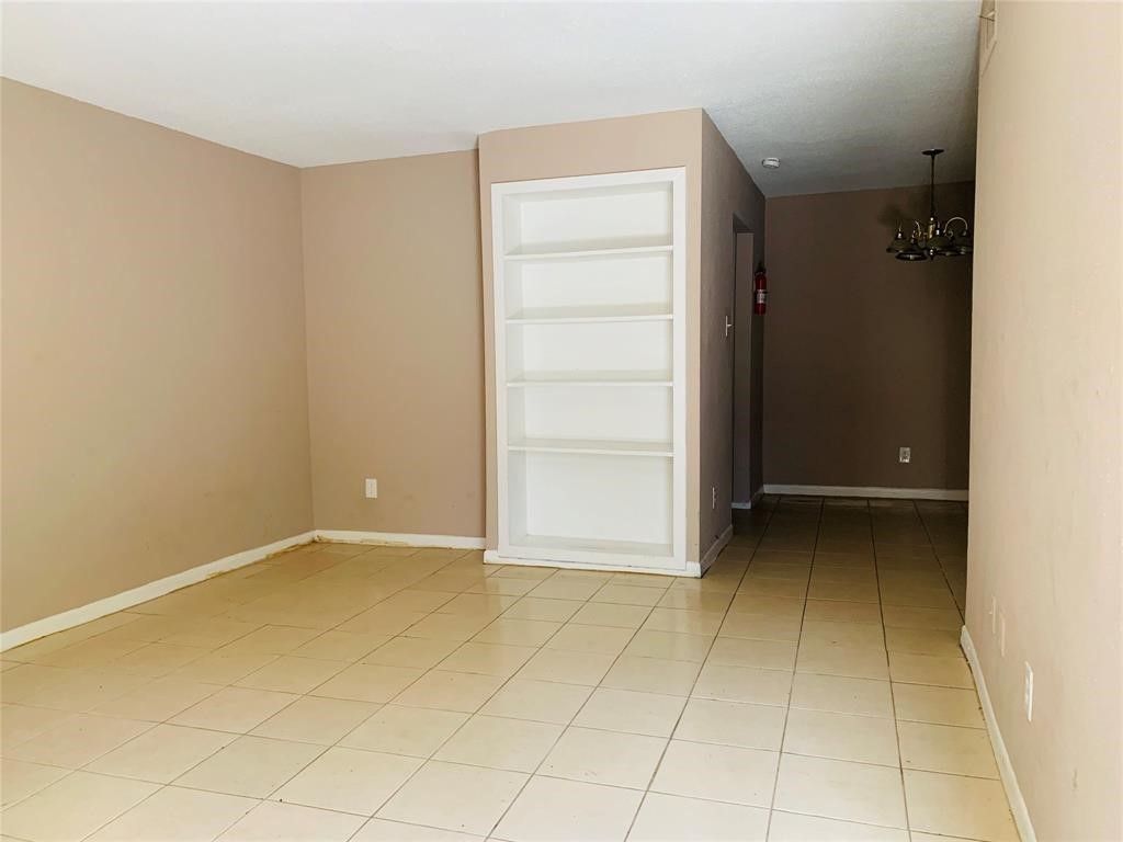 5625 Antoine Drive 607 Property Photo 8