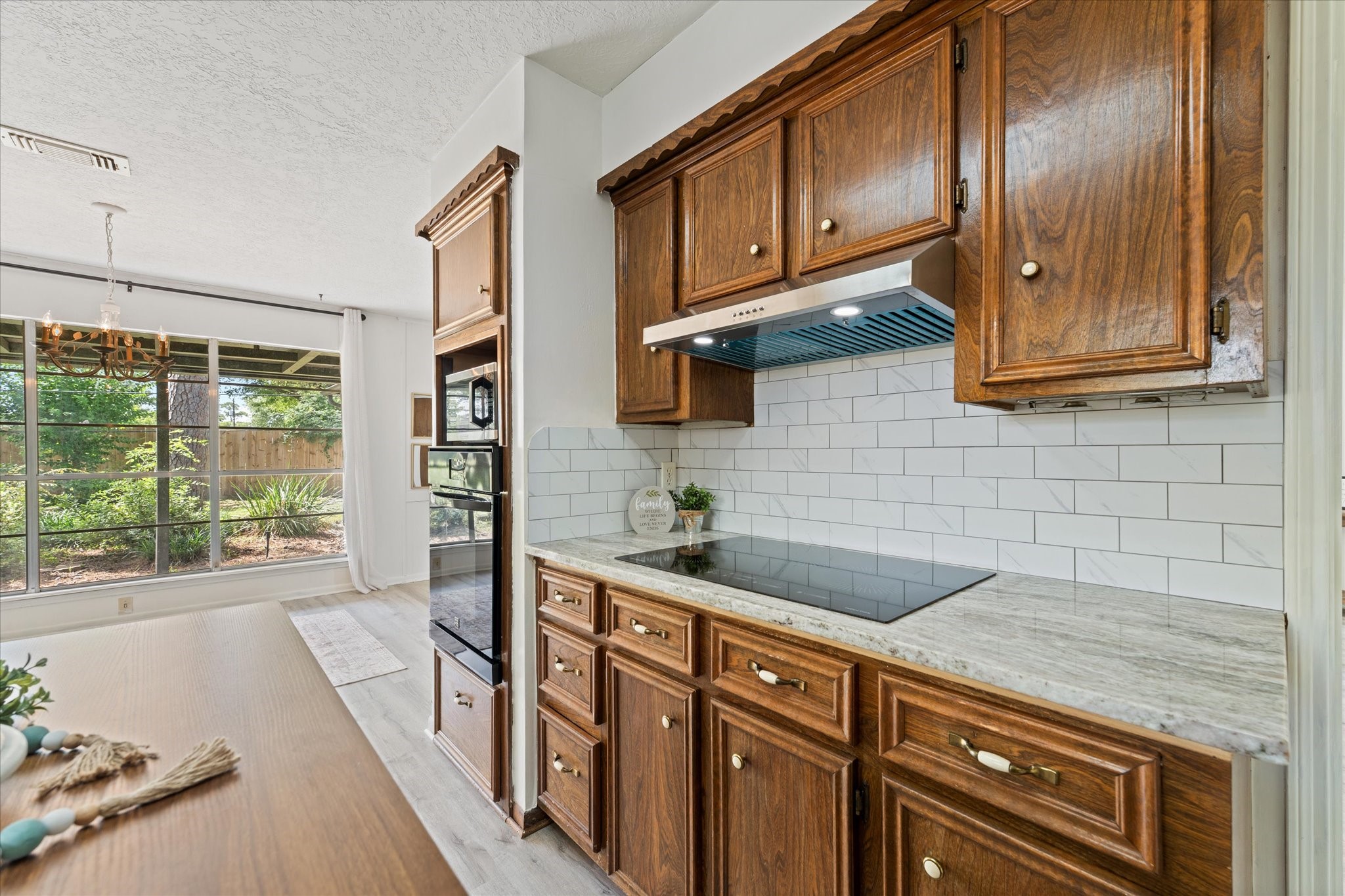 3607 Camelot Street Property Photo 16
