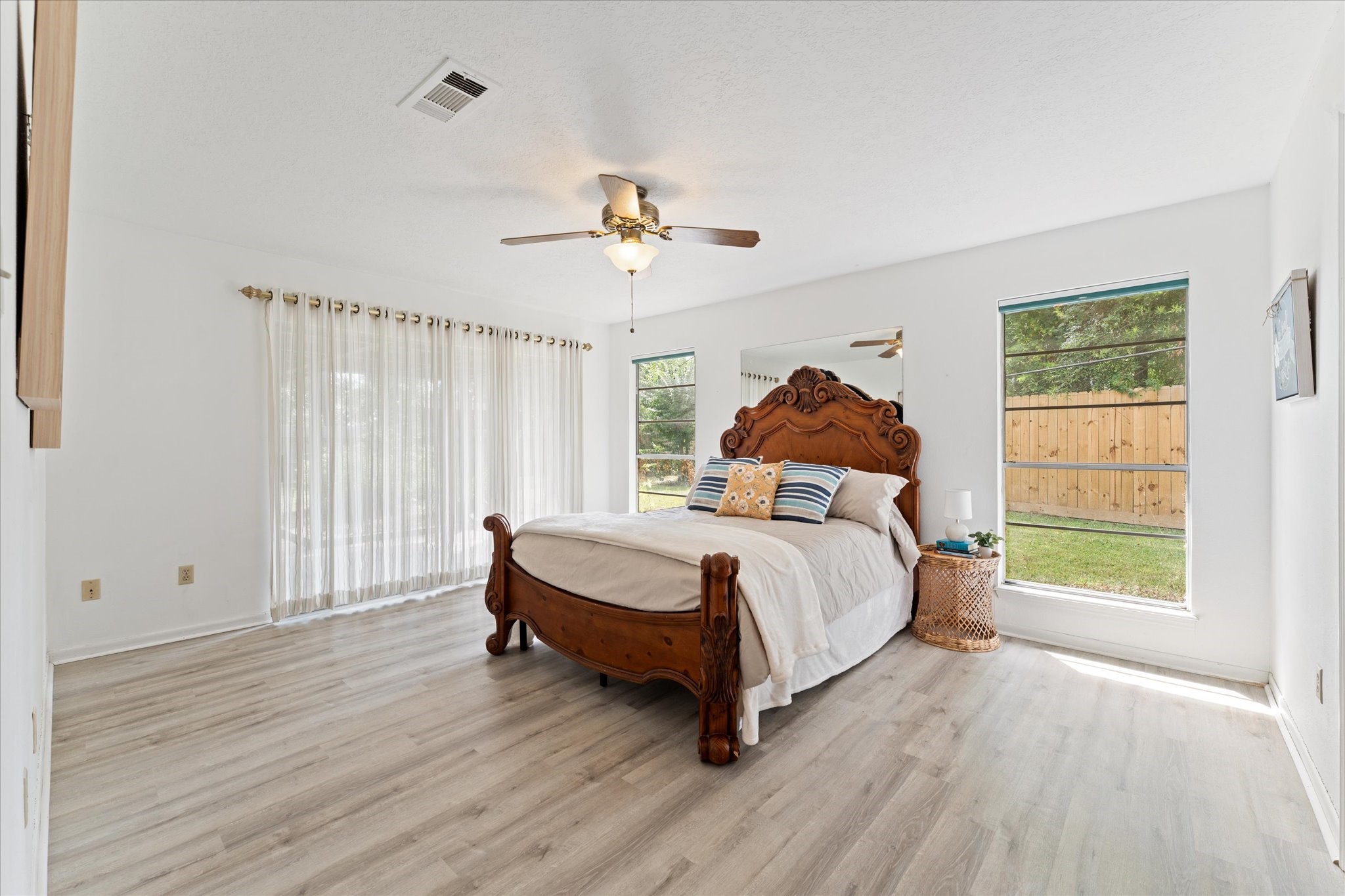 3607 Camelot Street Property Photo 27