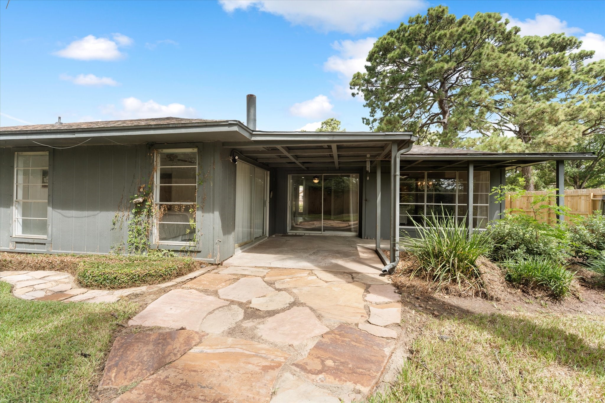 3607 Camelot Street Property Photo 35