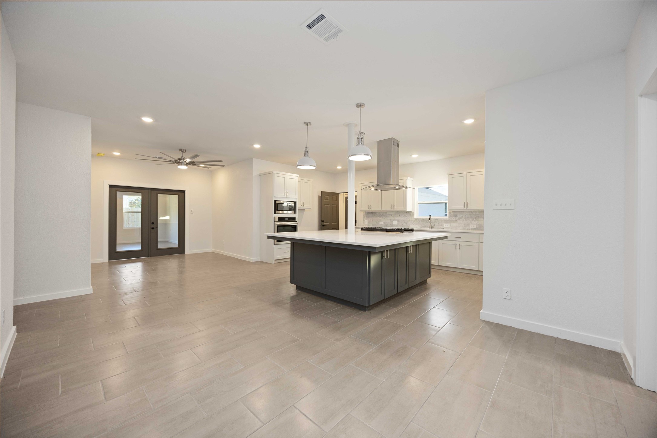 711 W Sidnor Street Property Photo 1