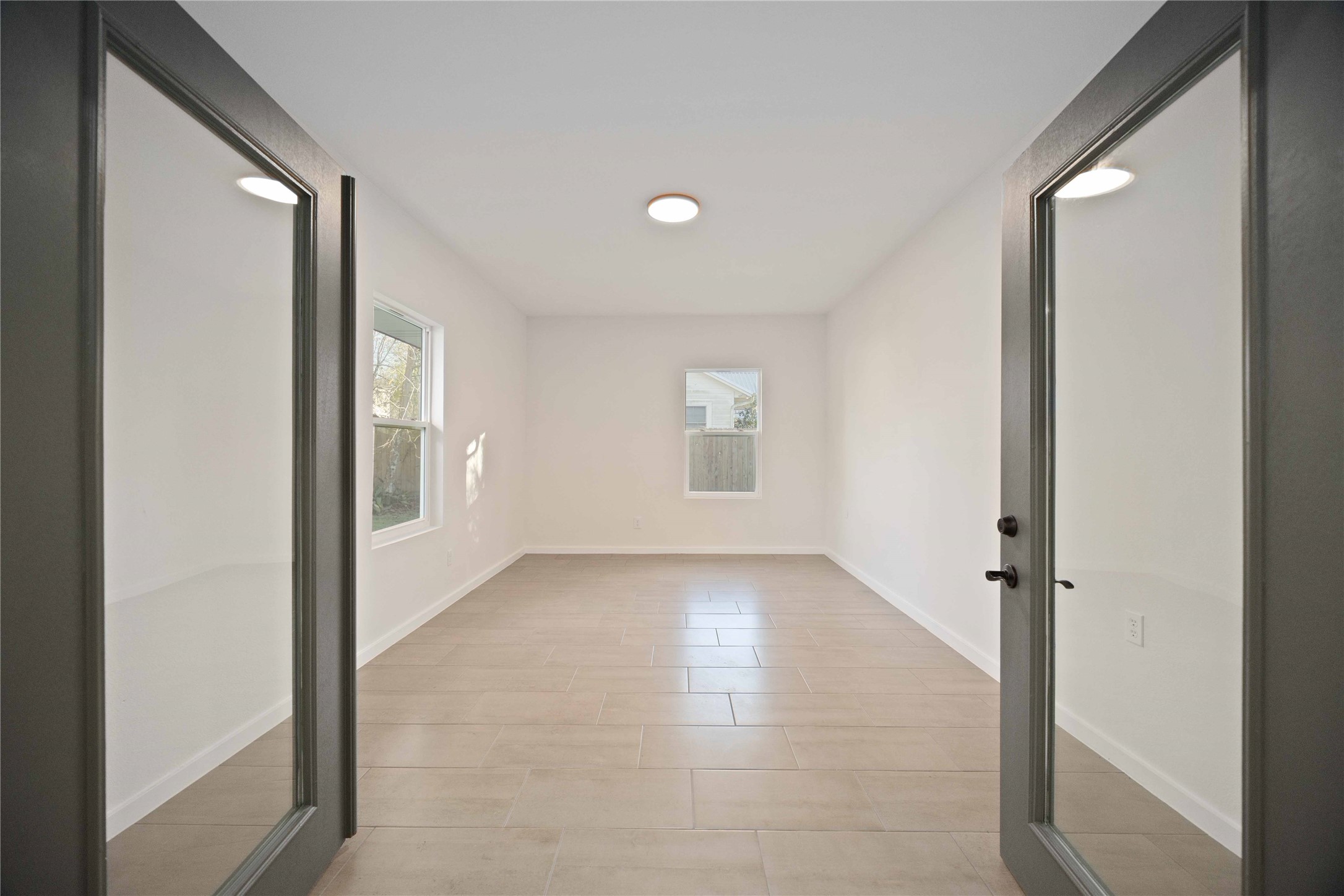 711 W Sidnor Street Property Photo 4