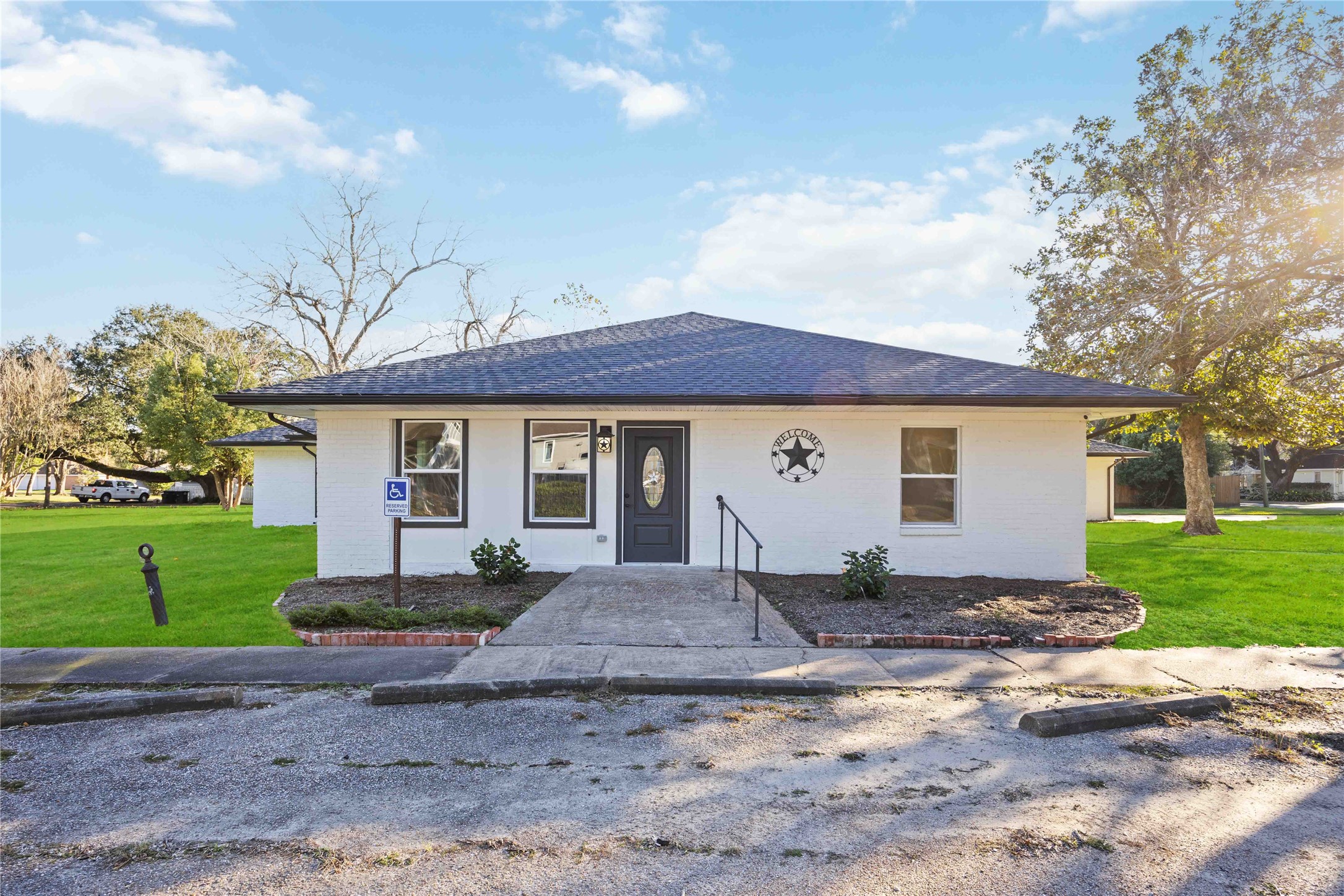 711 W Sidnor Street Property Photo 7