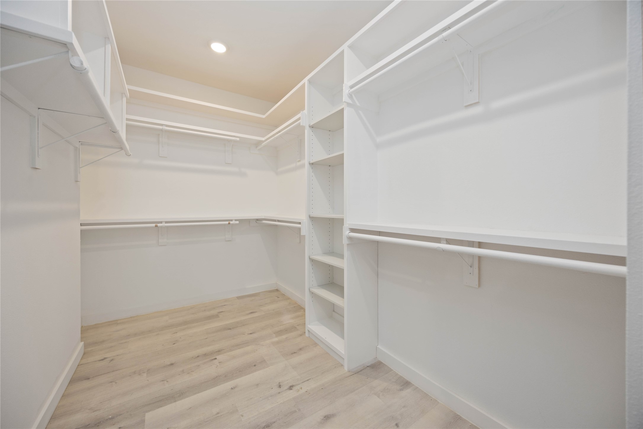 711 W Sidnor Street Property Photo 10