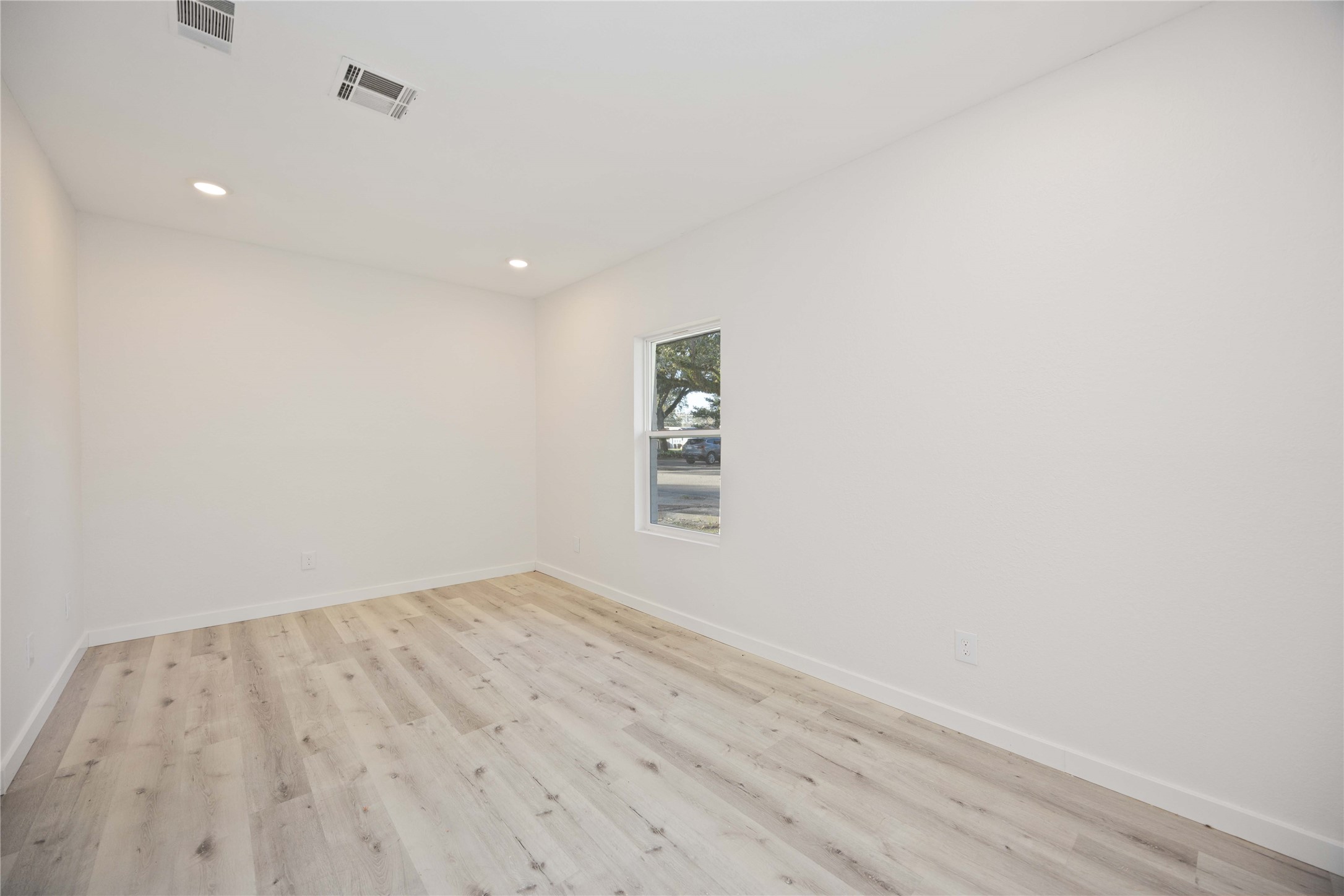 711 W Sidnor Street Property Photo 22