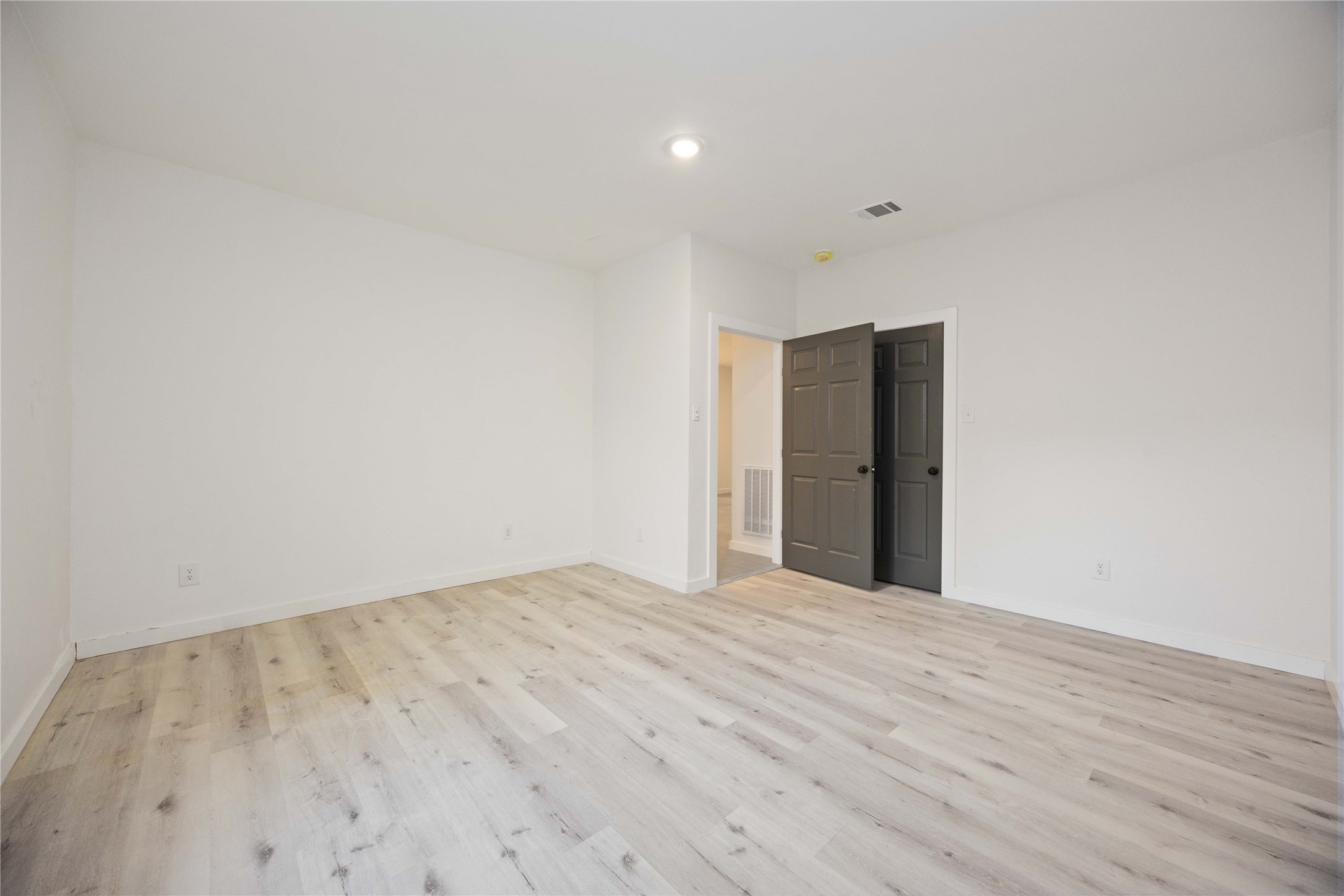 711 W Sidnor Street Property Photo 38