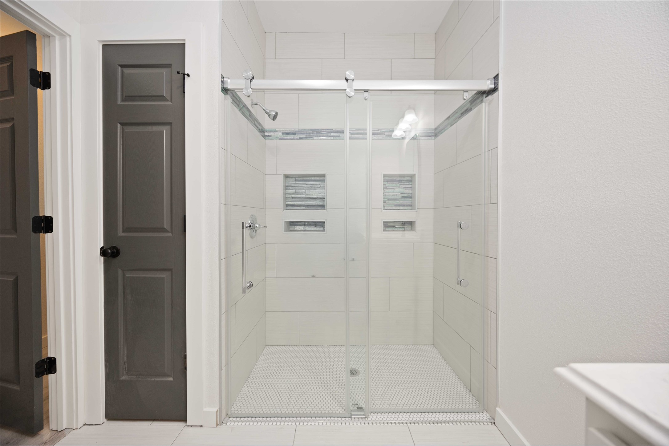 711 W Sidnor Street Property Photo 42