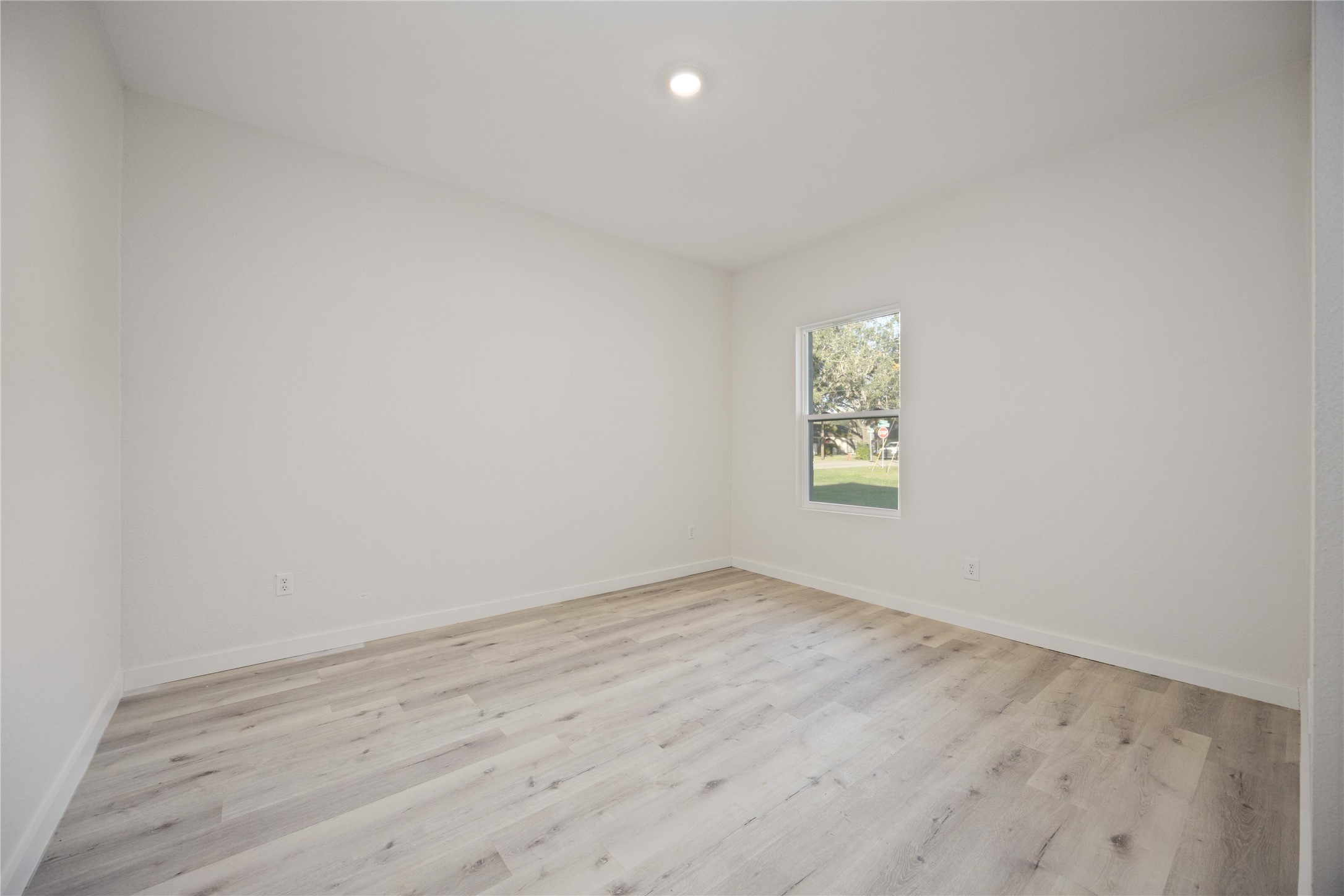 711 W Sidnor Street Property Photo 43