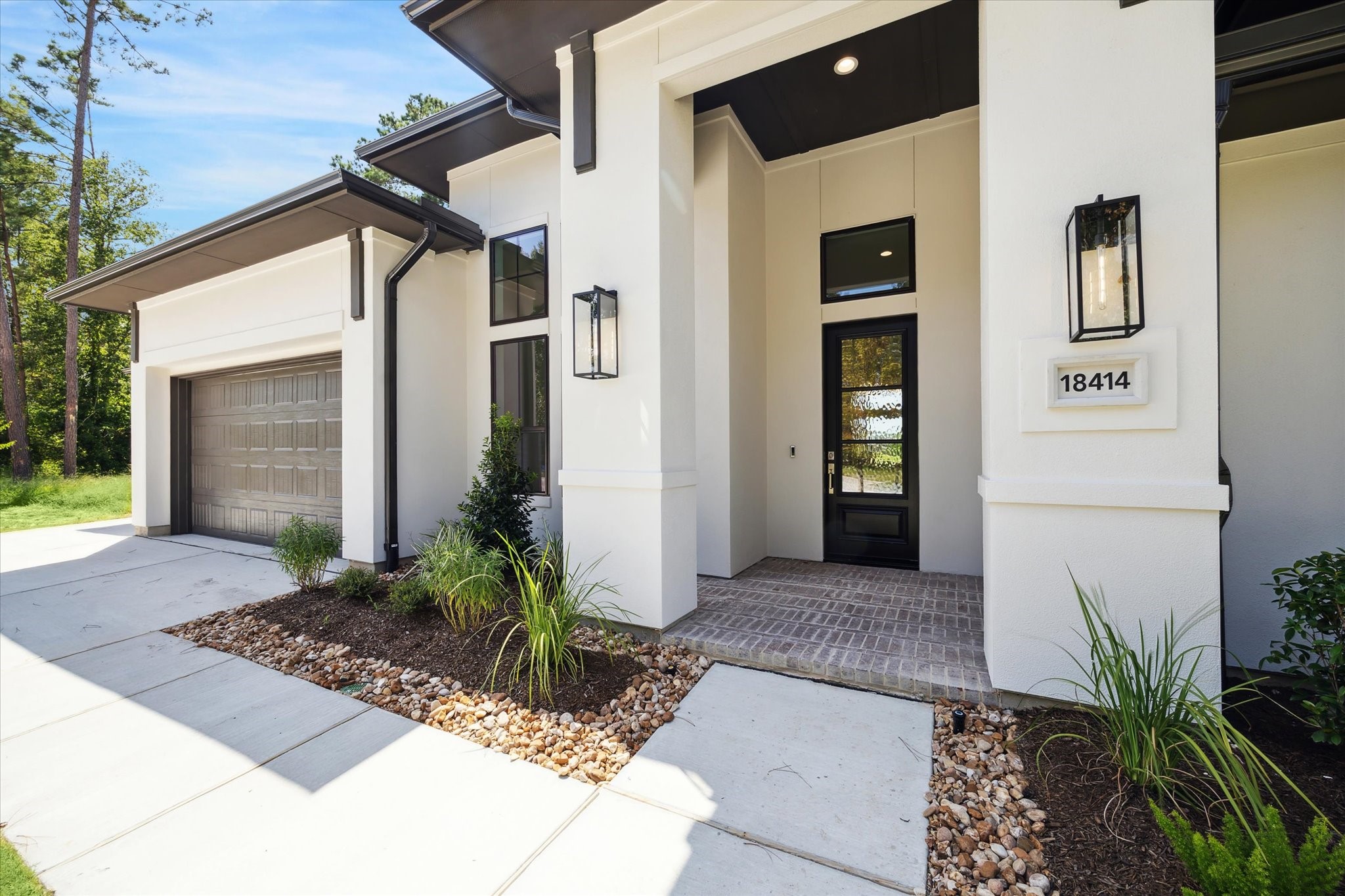 18414 Madrigal Morning Street Property Photo 3