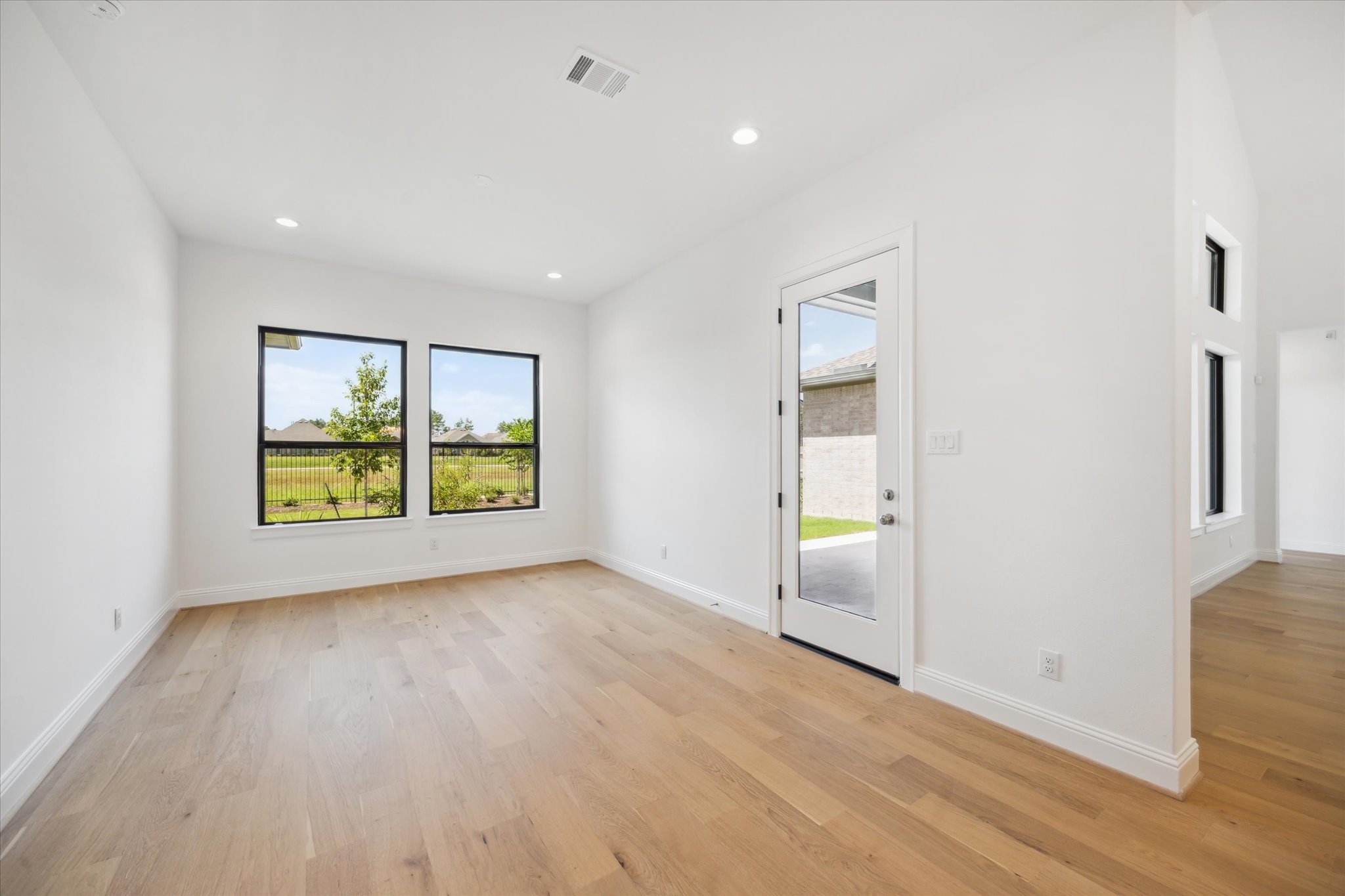 18414 Madrigal Morning Street Property Photo 9