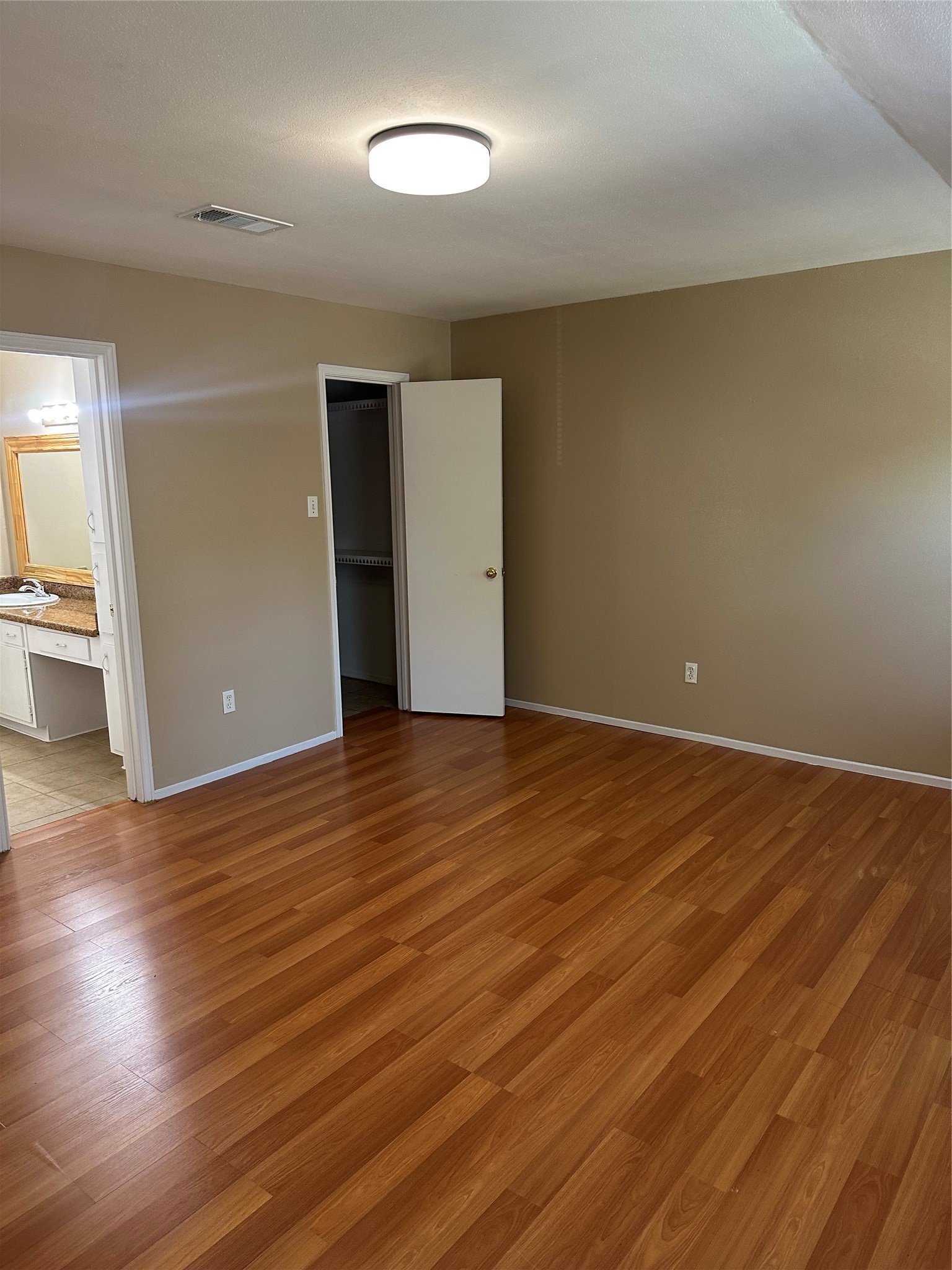 889 Wax Myrtle Lane Property Photo 13