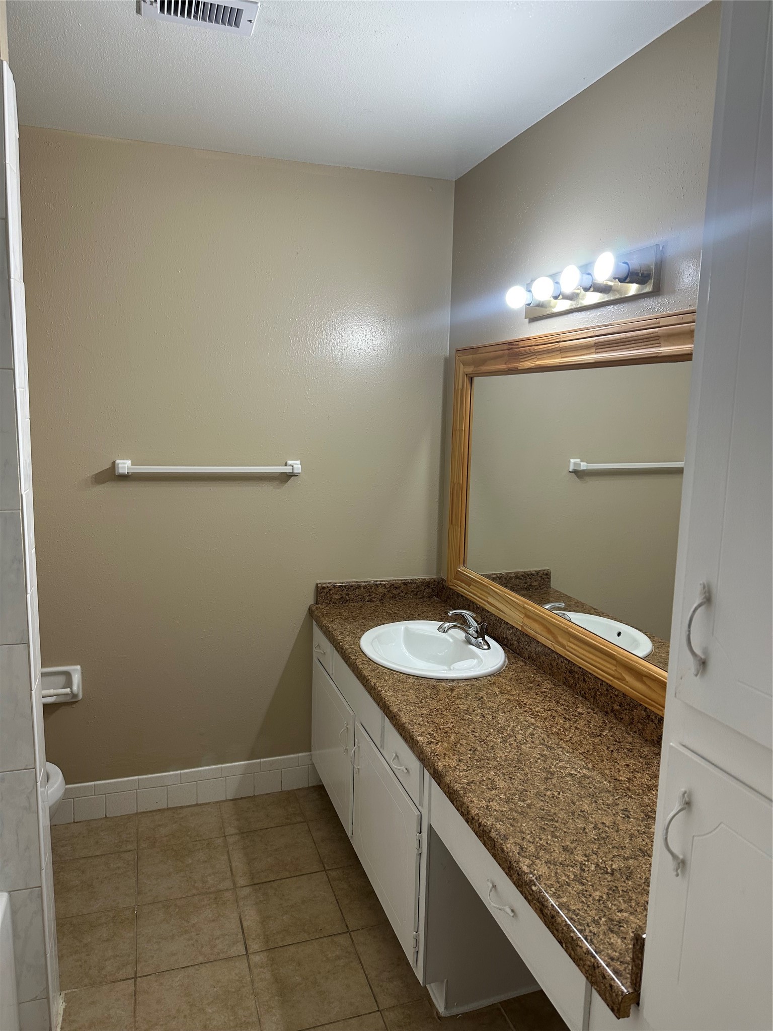 889 Wax Myrtle Lane Property Photo 16