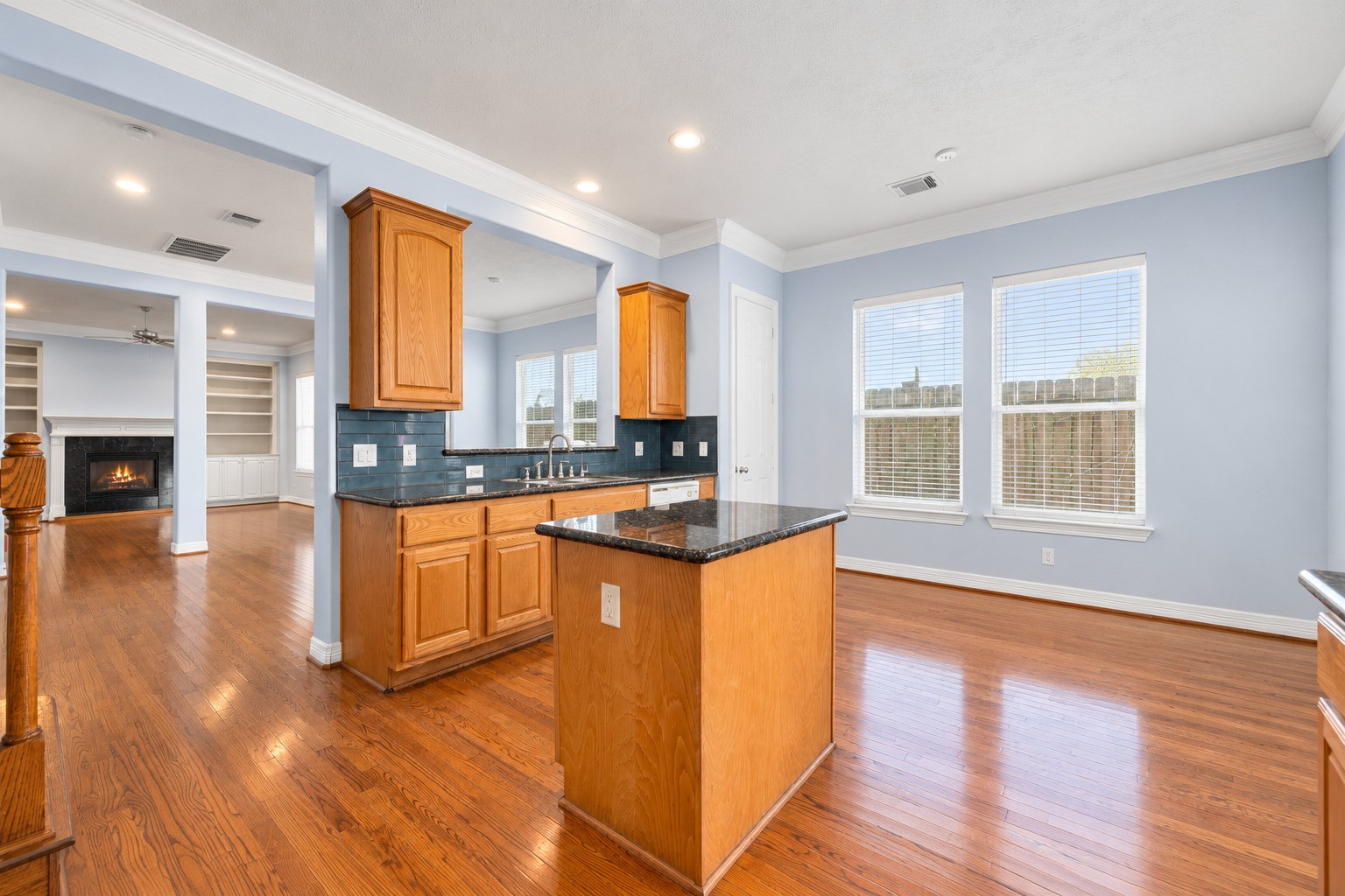 6309 Mapleridge Street Property Photo 6