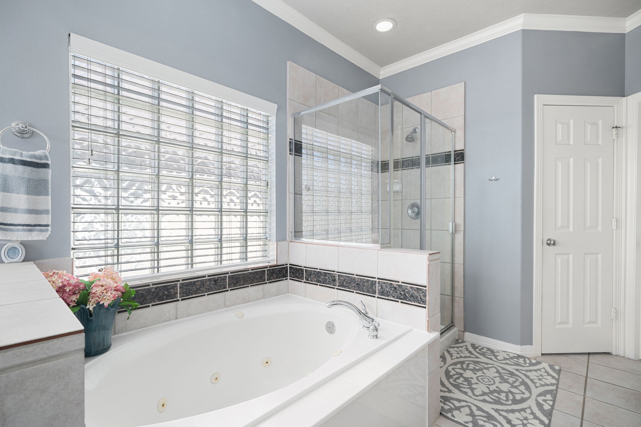 6309 Mapleridge Street Property Photo 17