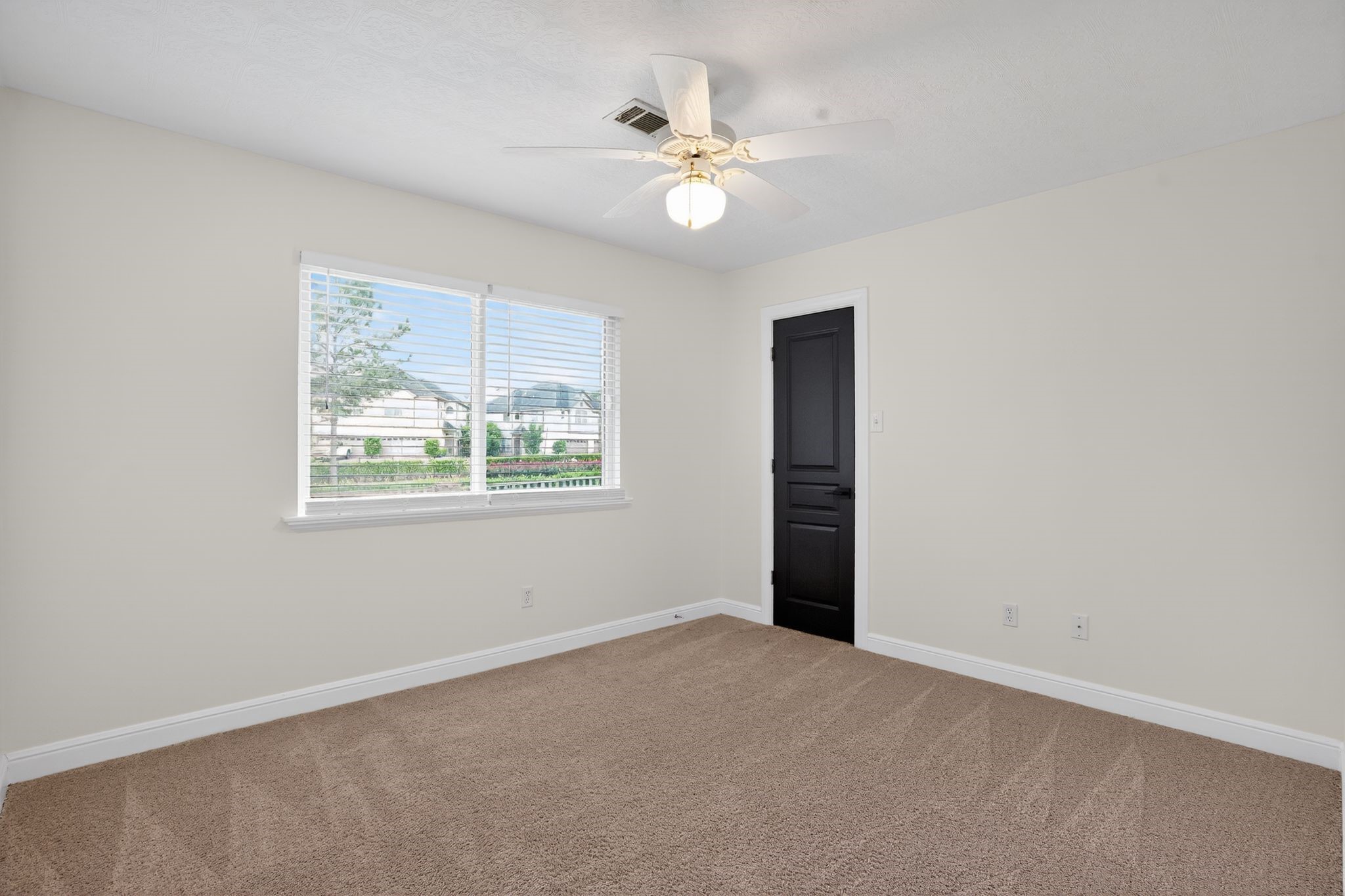 4313 Windswept Drive Property Photo 11