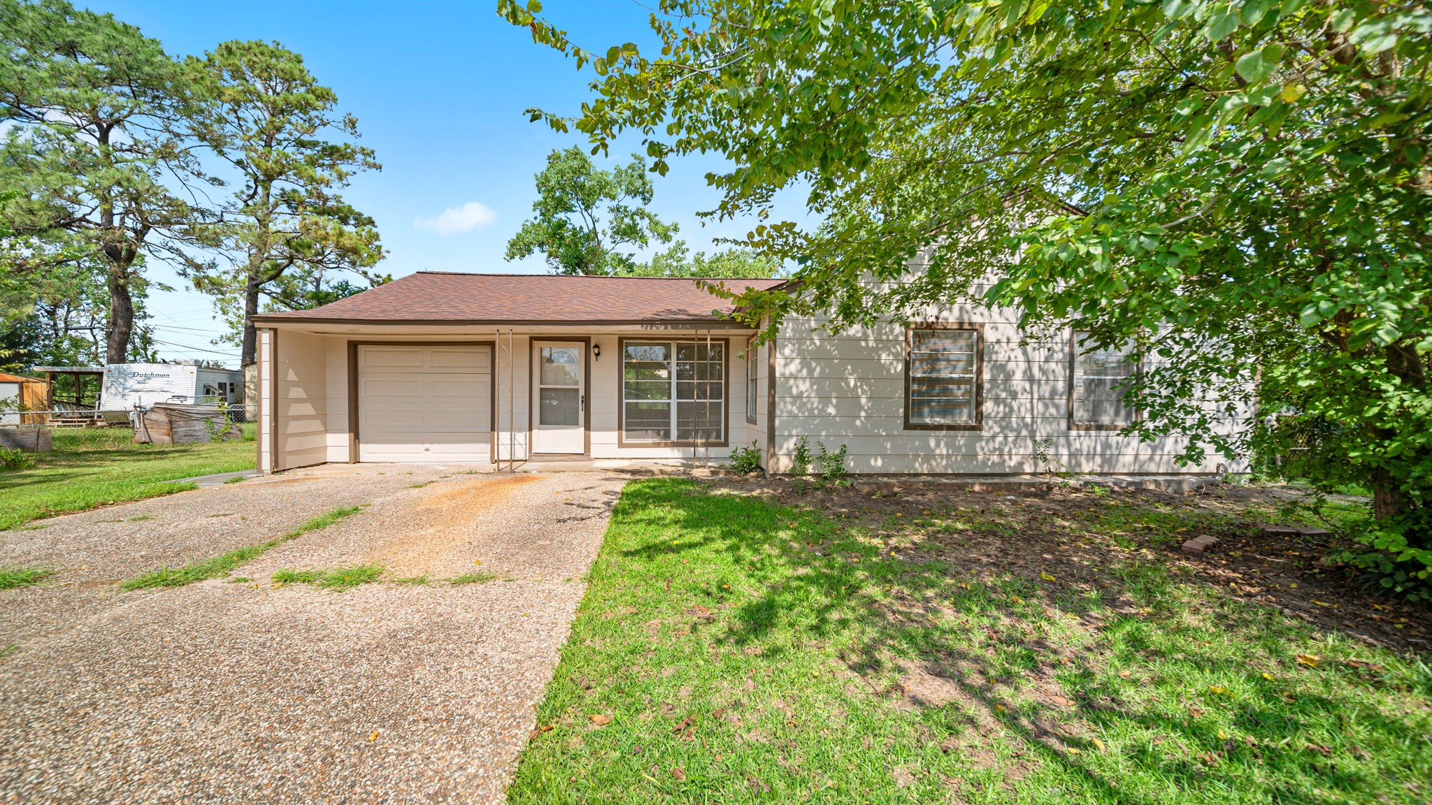 6175 Kenilwood Drive Property Photo