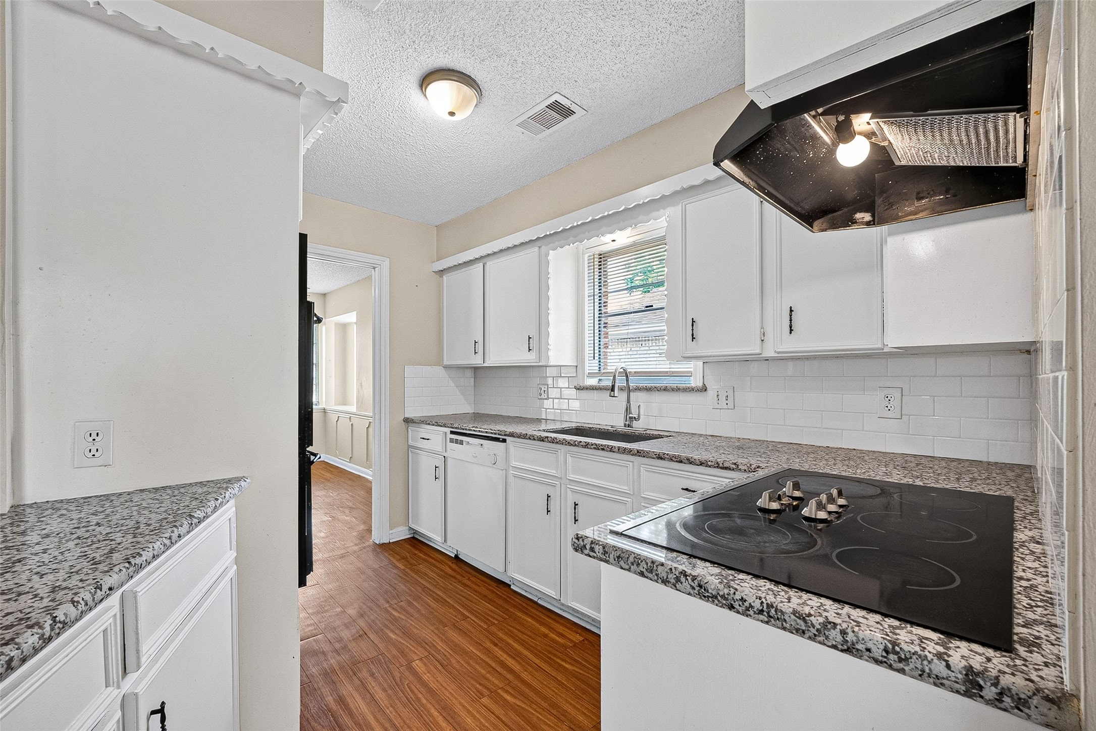 14426 Wadebridge Way Property Photo 24