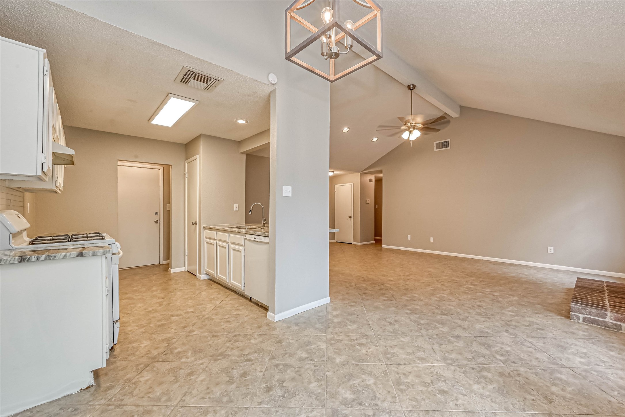 3938 Kitchen Hill Lane Property Photo 12