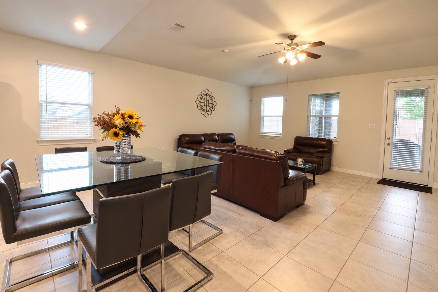 2403 Shelly Lang Court Property Photo 6
