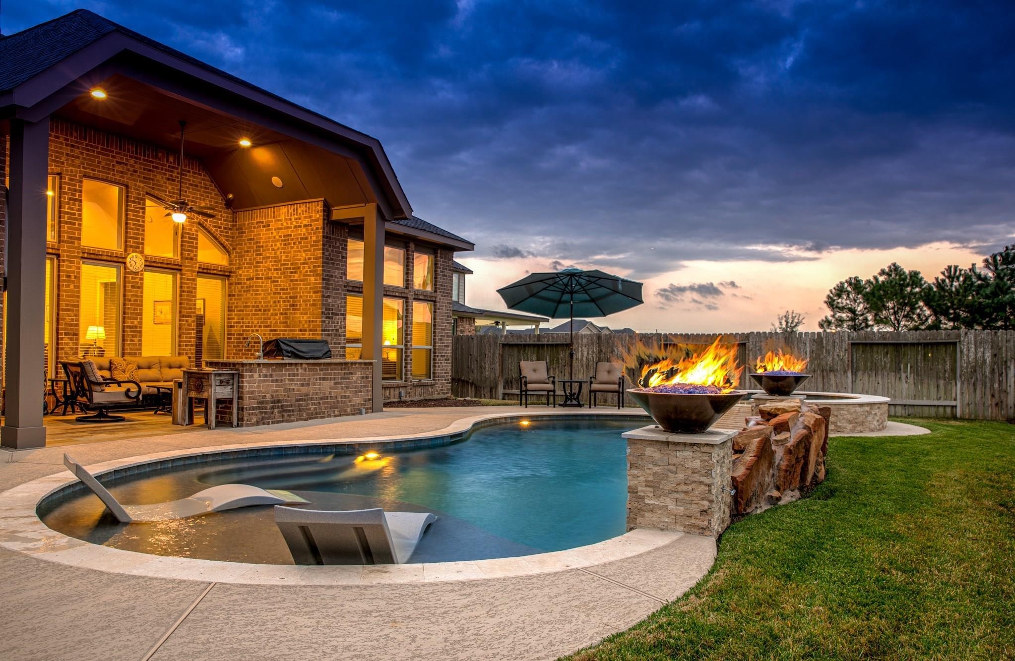 18523 Waterfall Creek Way Property Photo