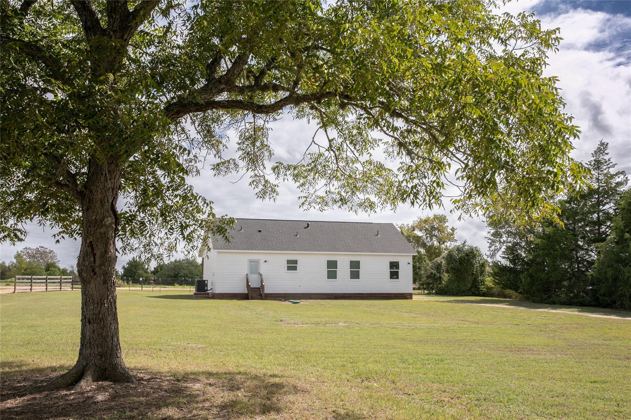 95 Red Tip Lane Property Photo 5