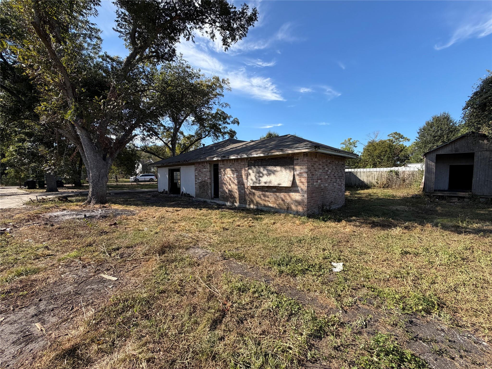 7102 Wendemere Street, Houston Tx 77088 Property Photo 3