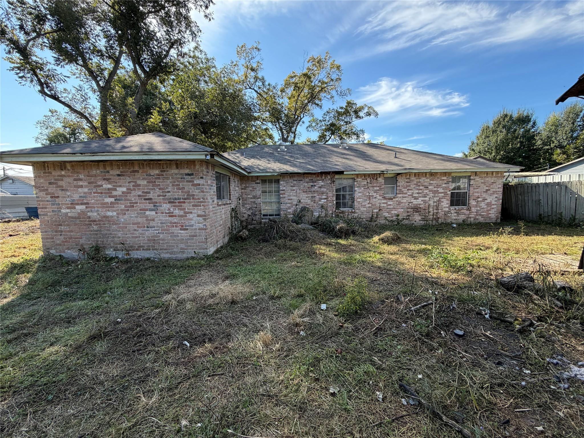 7102 Wendemere Street, Houston Tx 77088 Property Photo 6